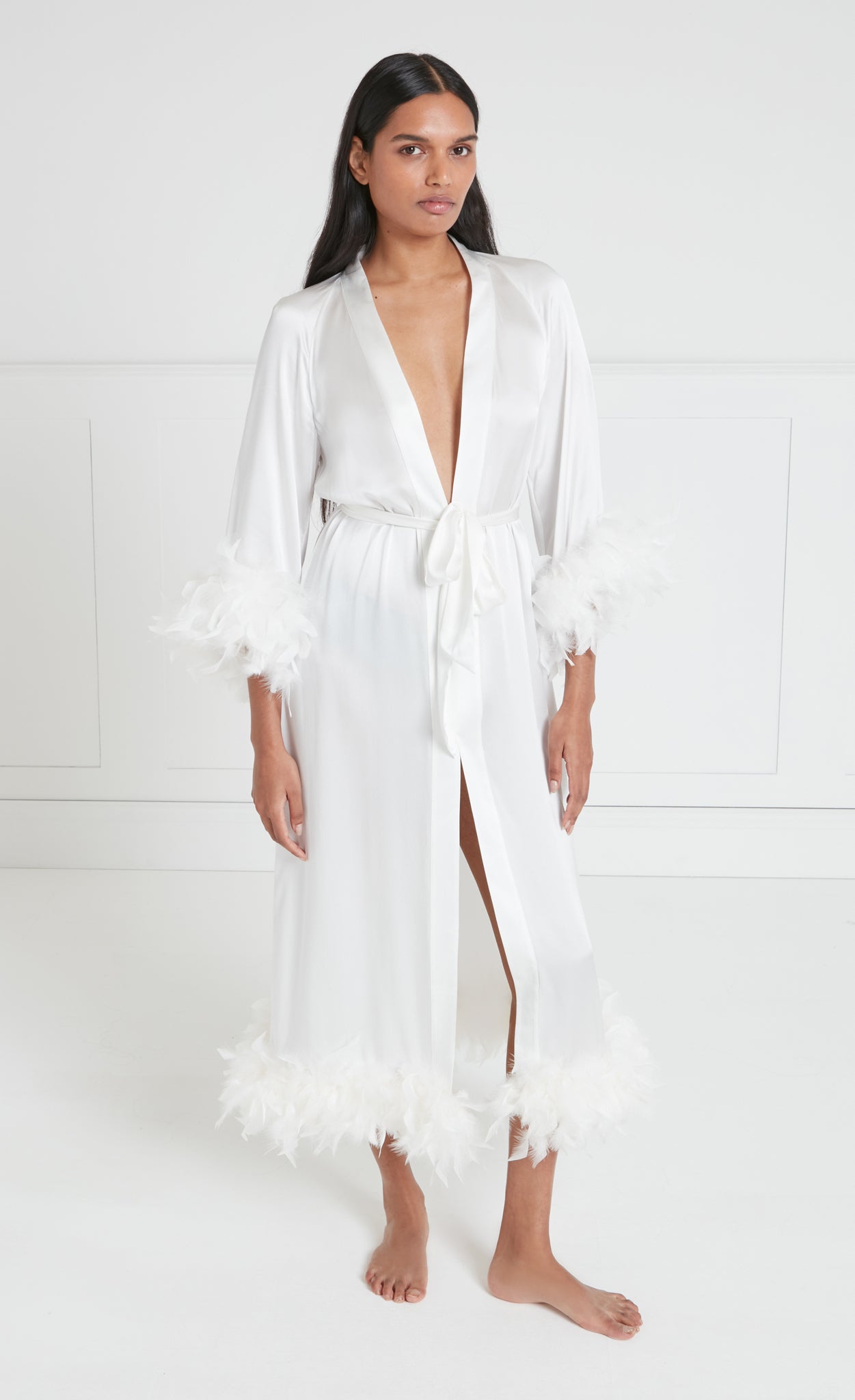 Temperley London Hebe Ostrich Feather Robe szlafrok ecru pióra