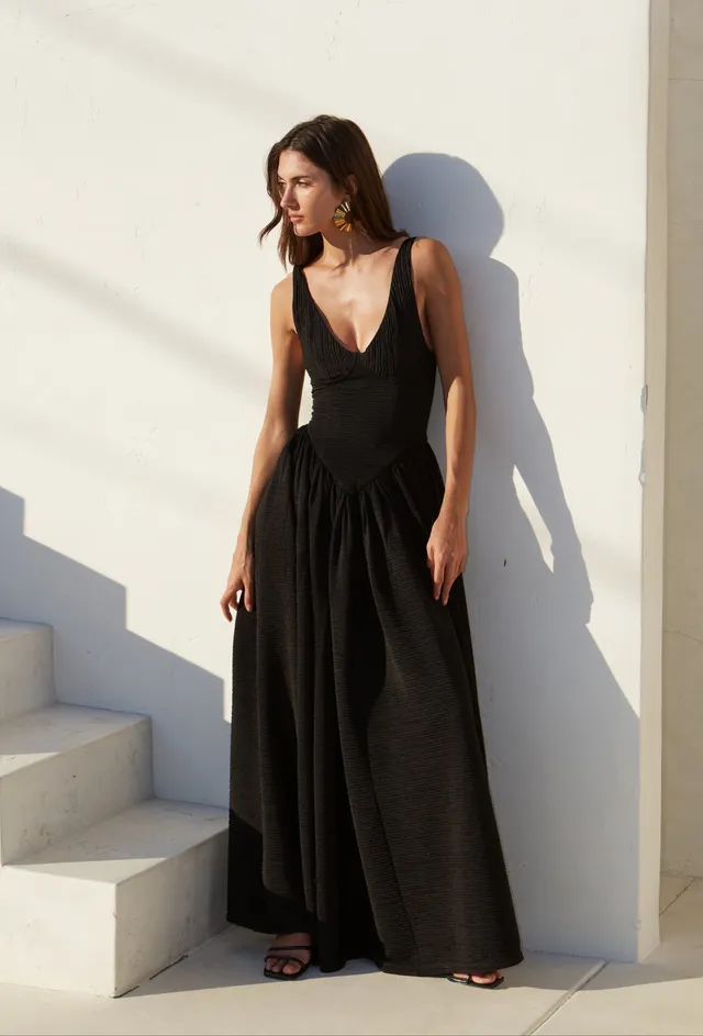 Delfi Collective Isadora Long sukienka czarna