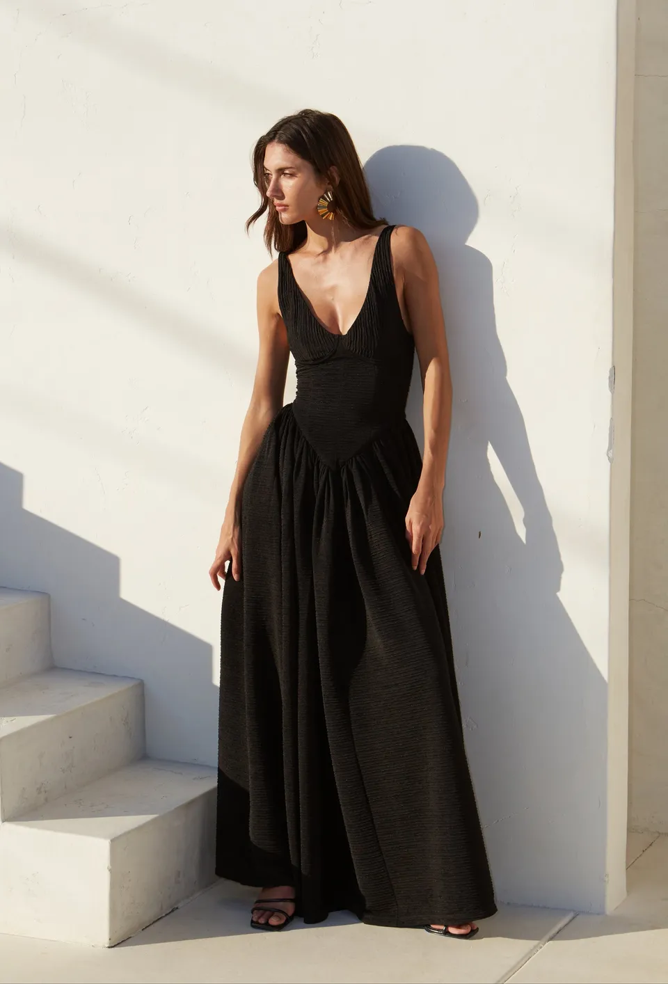 Delfi Collective Isadora Long sukienka czarna