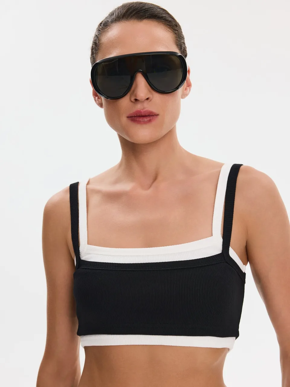 Nudyess Lisa crop top Black lamówka