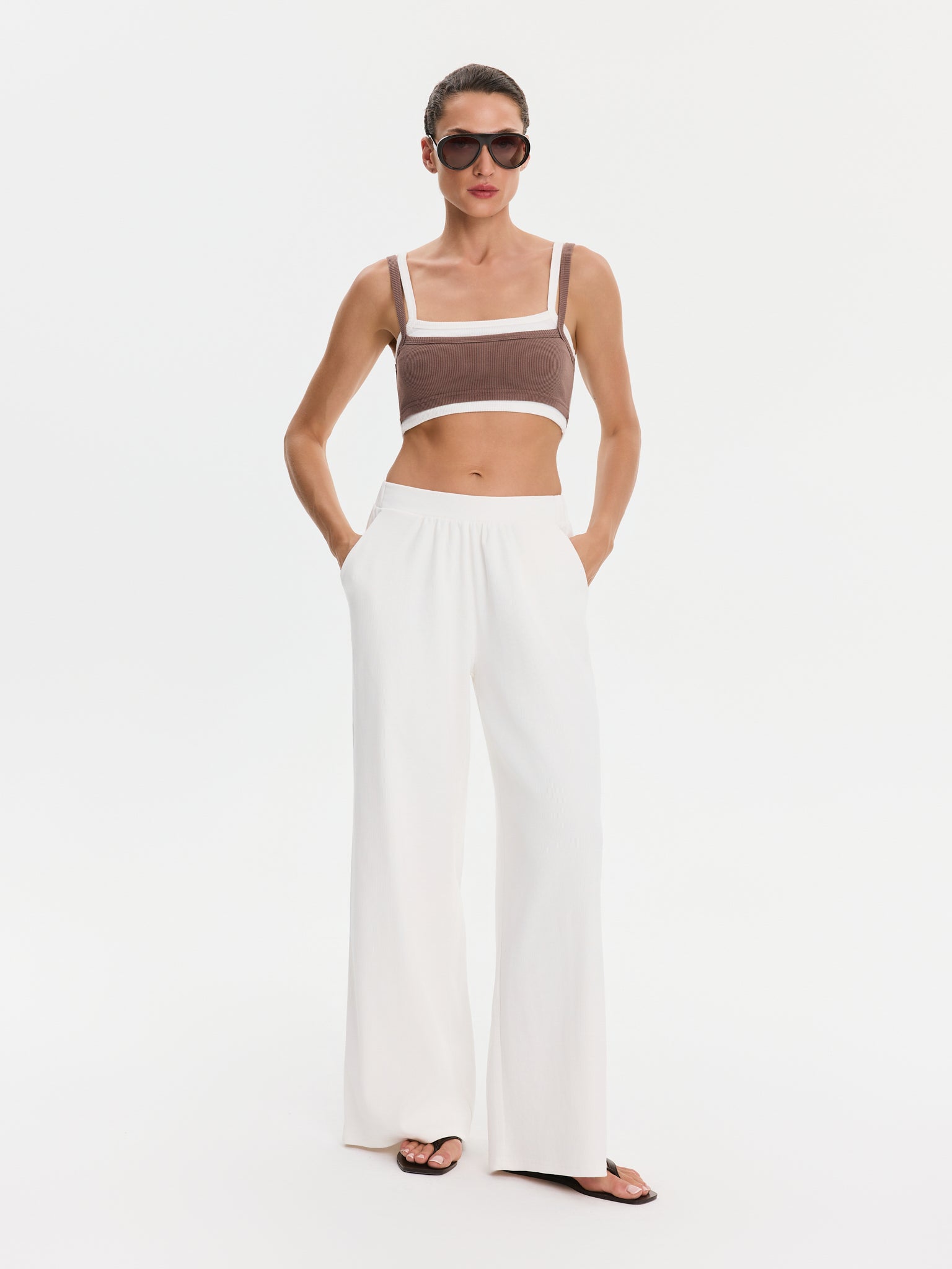 Nudyess Lisa crop top brązowy prążkowany
