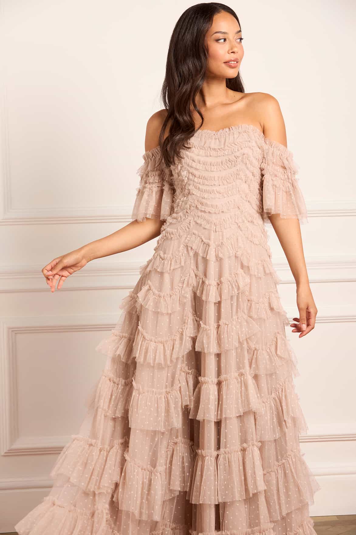 Needle & Thread Aviana Off-Shoulder Gown suknia beż tiul