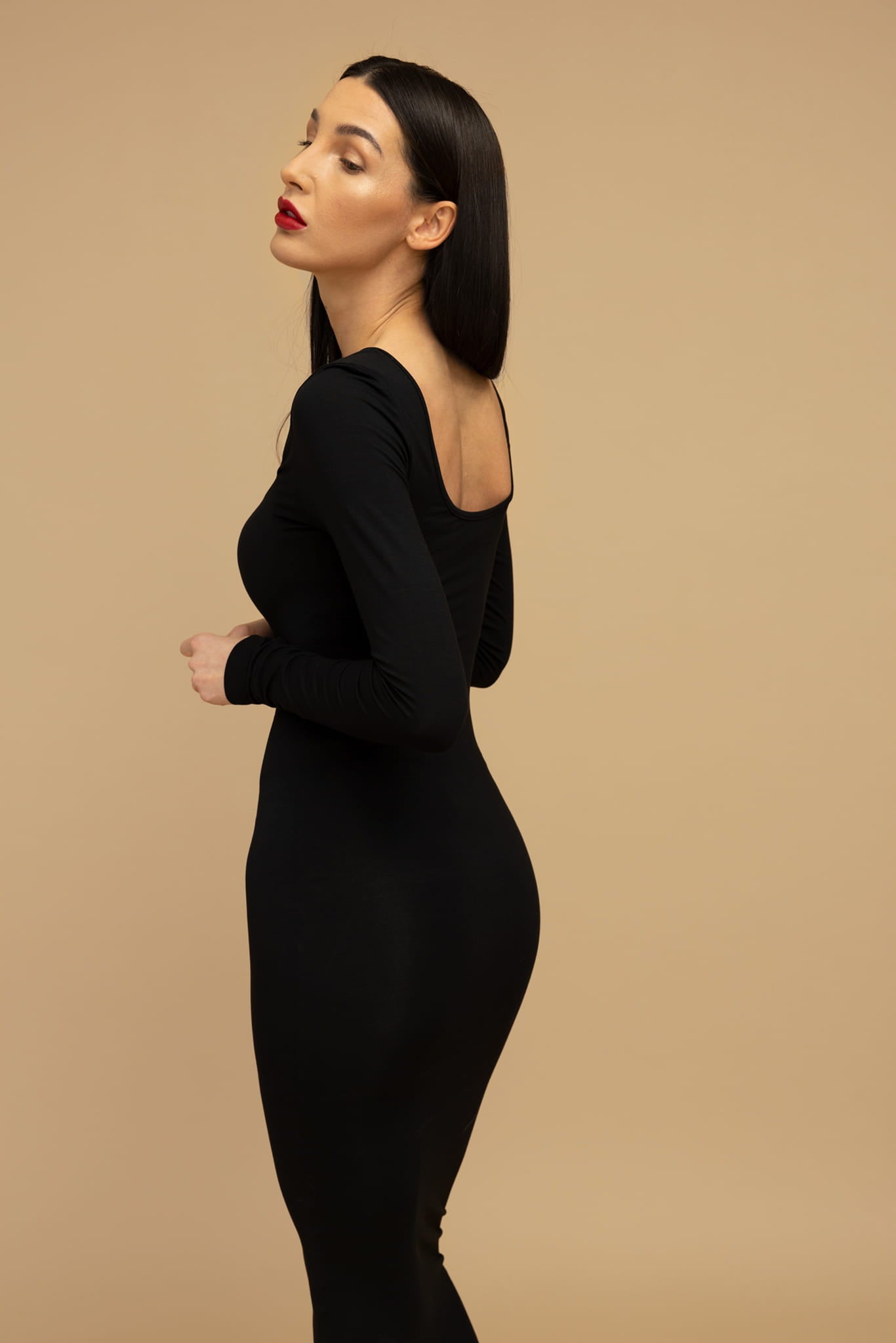 Nudyess Darling sukienka midi czarna z modalu