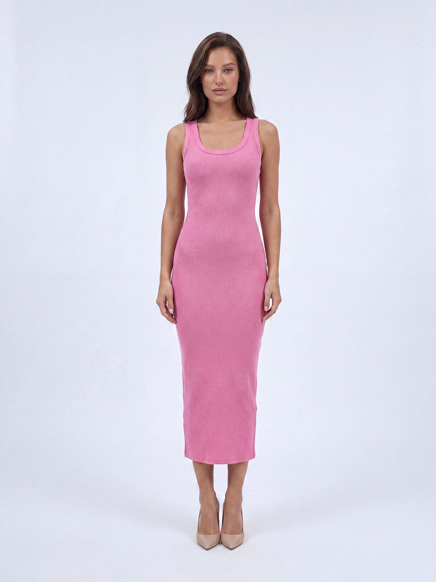 Nudyess Tina sukienka midi pink bokserka