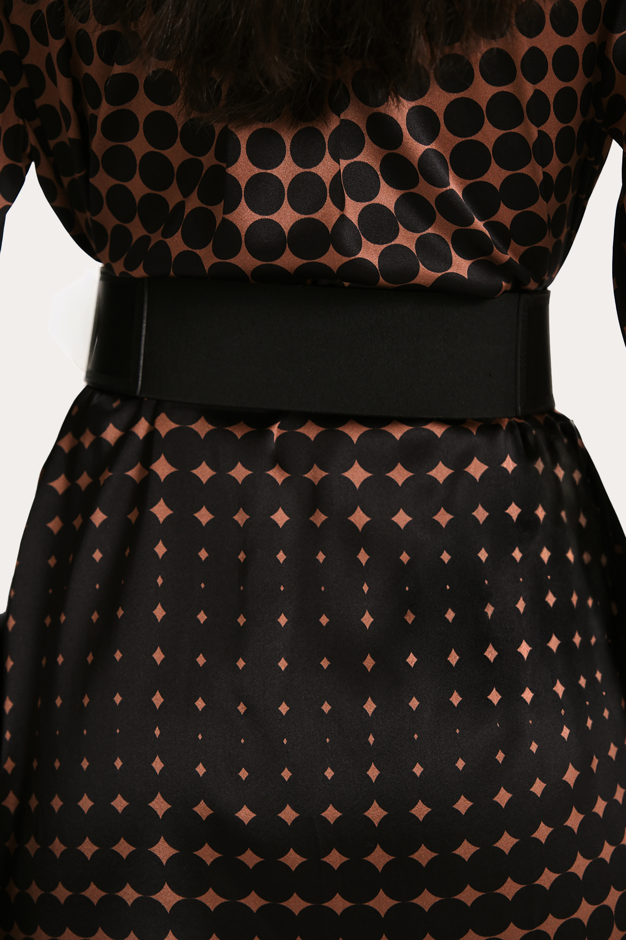 Elie Tahari A8321106 pasek skórzany czarny okrągły