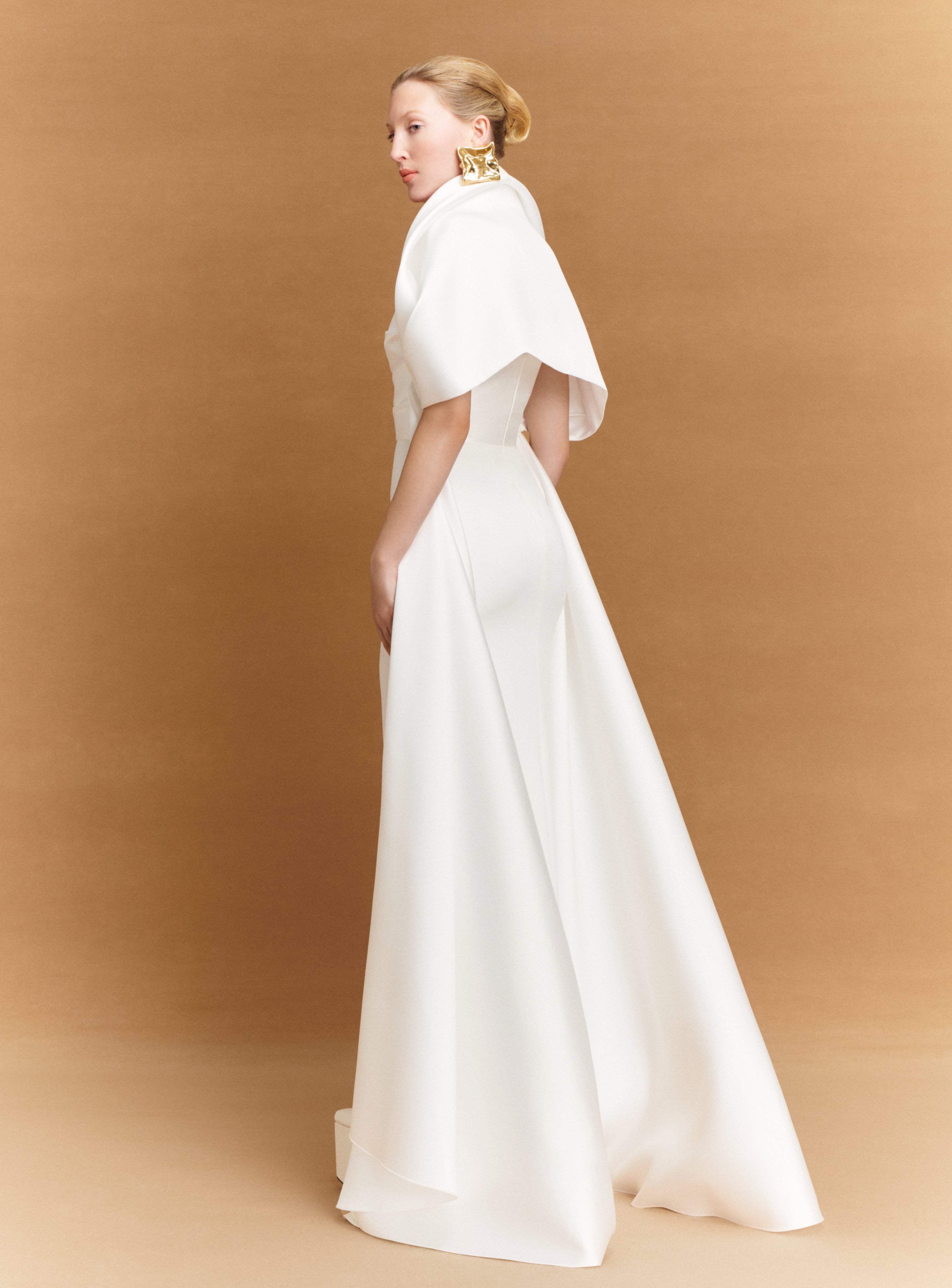 Solace London Vera sukienka wieczorowa maxi cream
