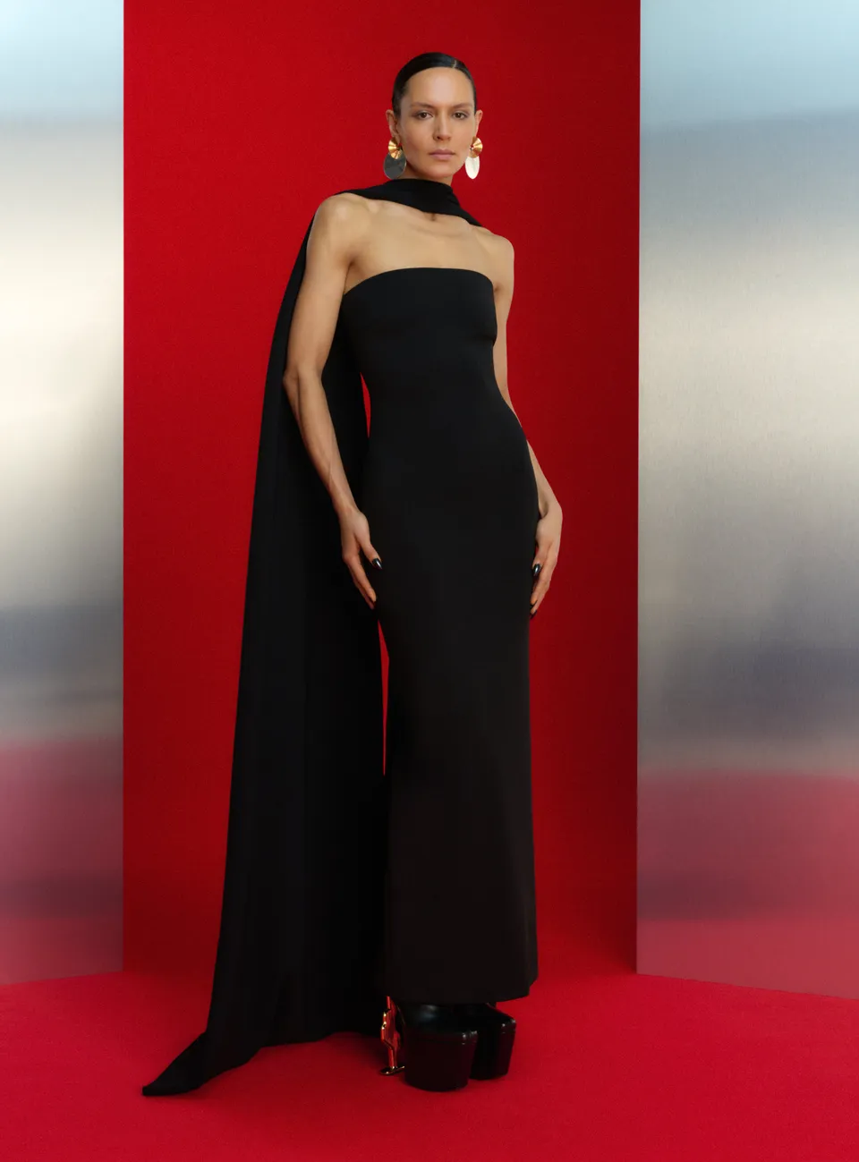 Solace London Ainhoa sukienka wieczorowa czarna maxi