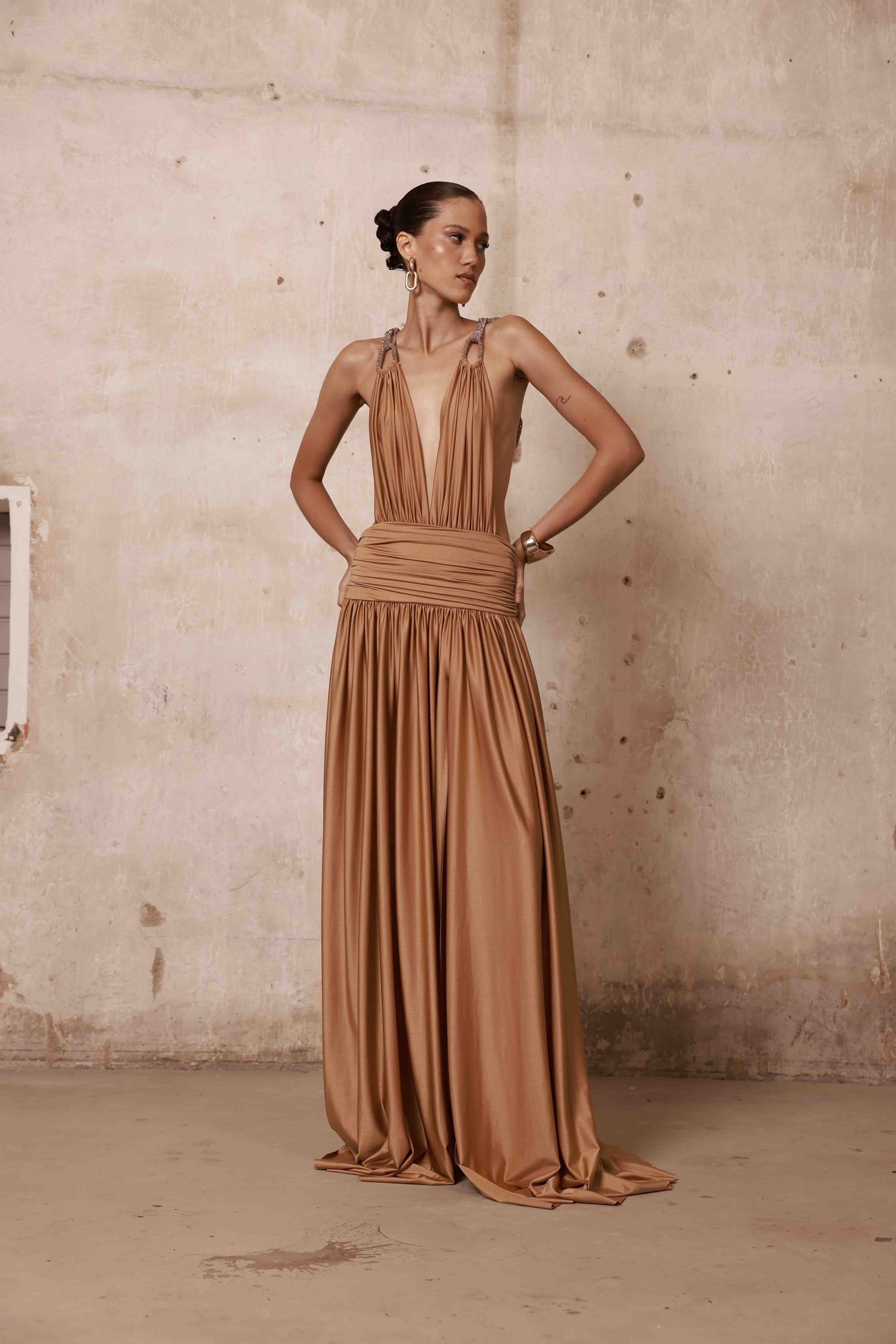 Bronx and Banco Tula Embellished suknia cekinowa dekolt V