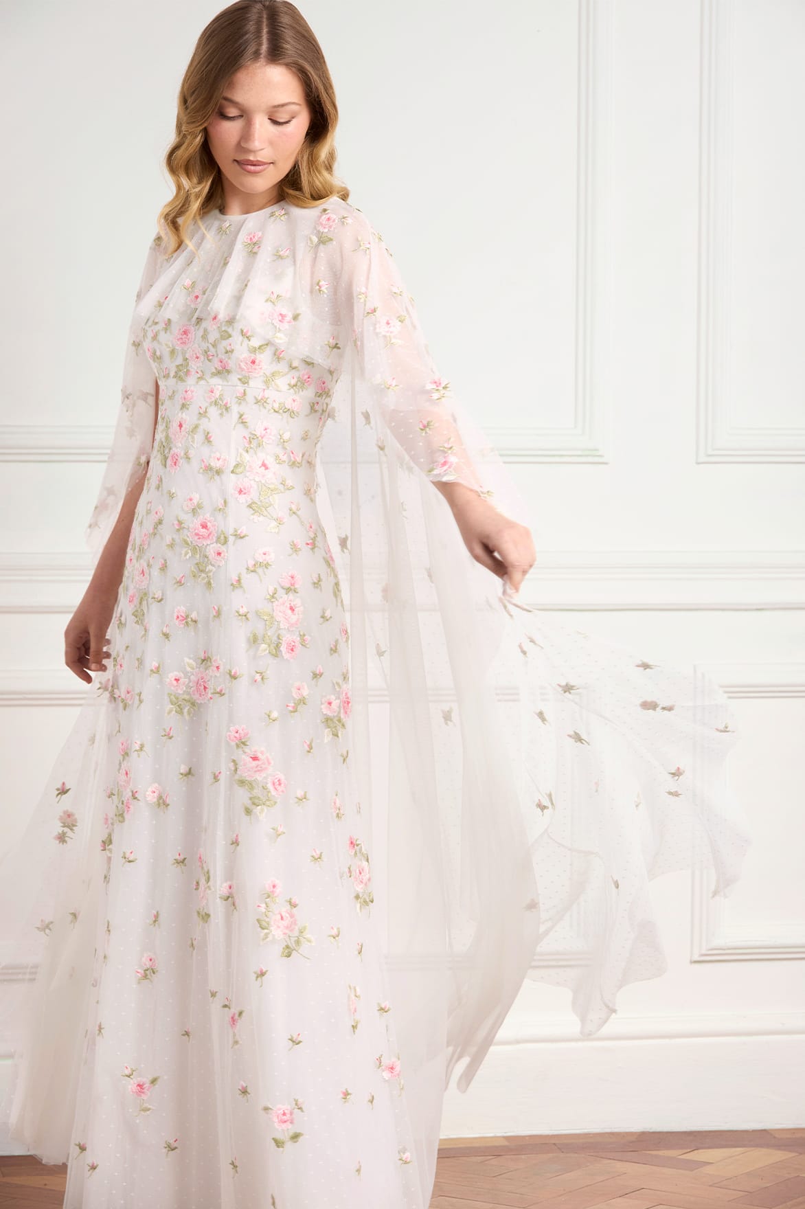 Needle & Thread Rose Bloom Cape Gown sukienka biała w kwiaty