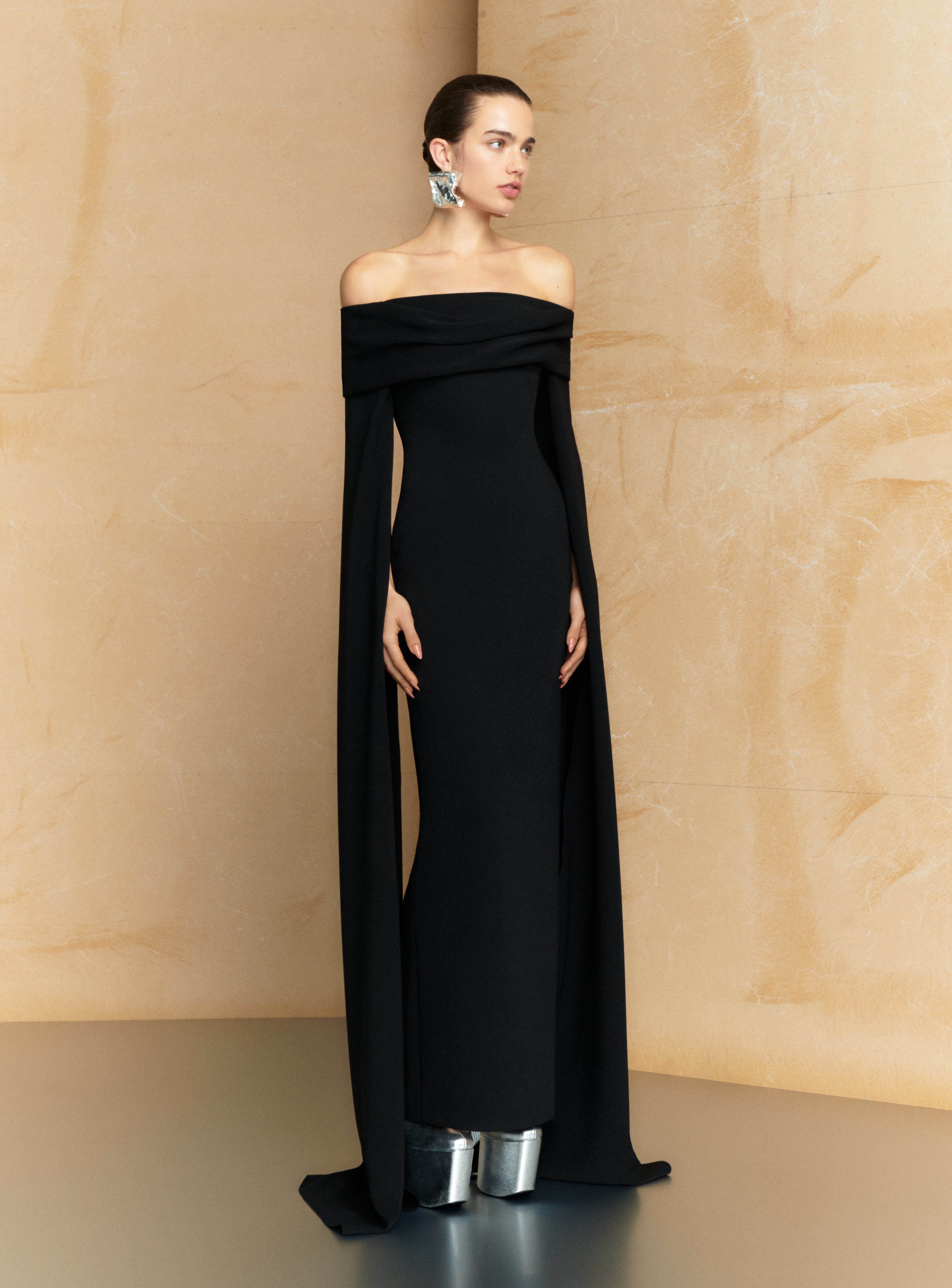 SOLACE LONDON Nuri sukienka wieczorowa czarna maxi