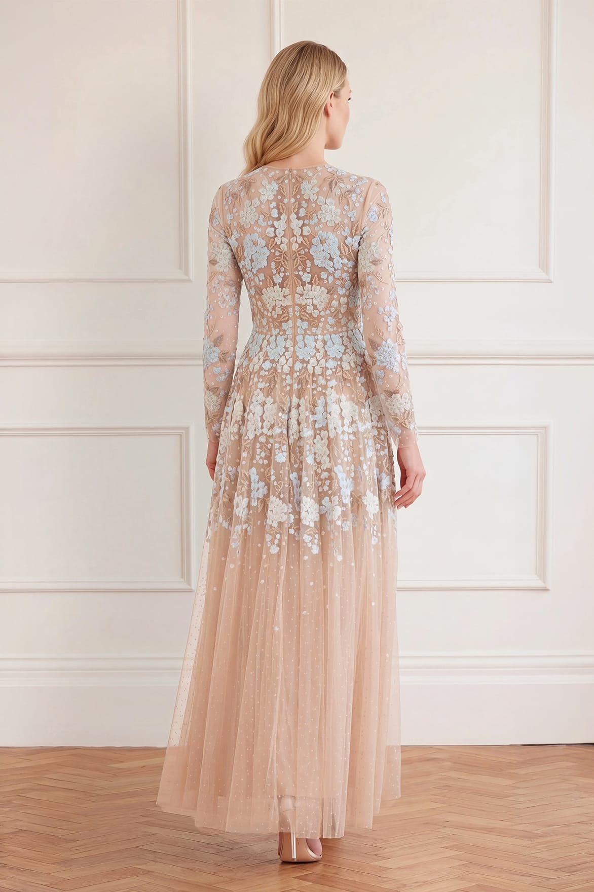 Needle & Thread Wisteria Dot Long Sleeve Gown suknia beżowa
