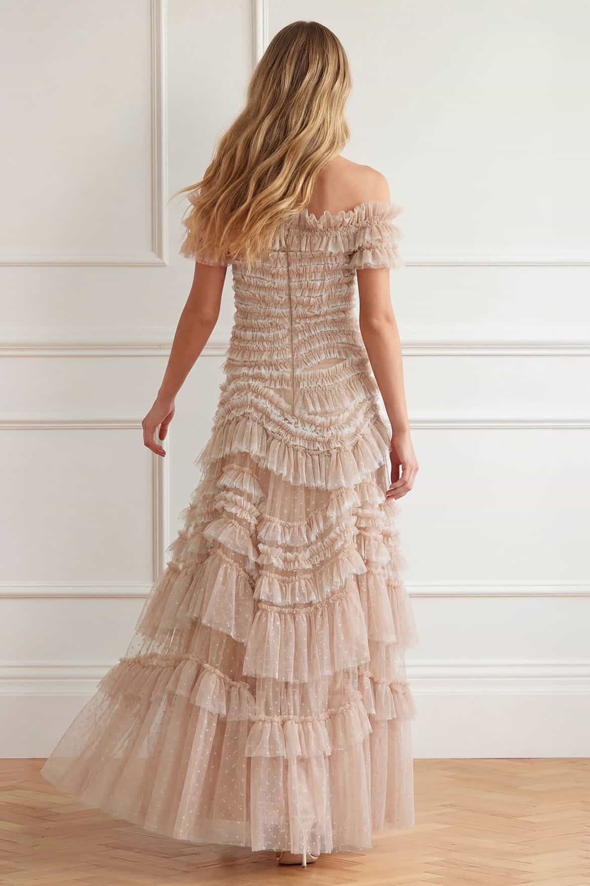Needle & Thread Wild Rose Off-Shoulder Gown sukienka beżowa tiulowa