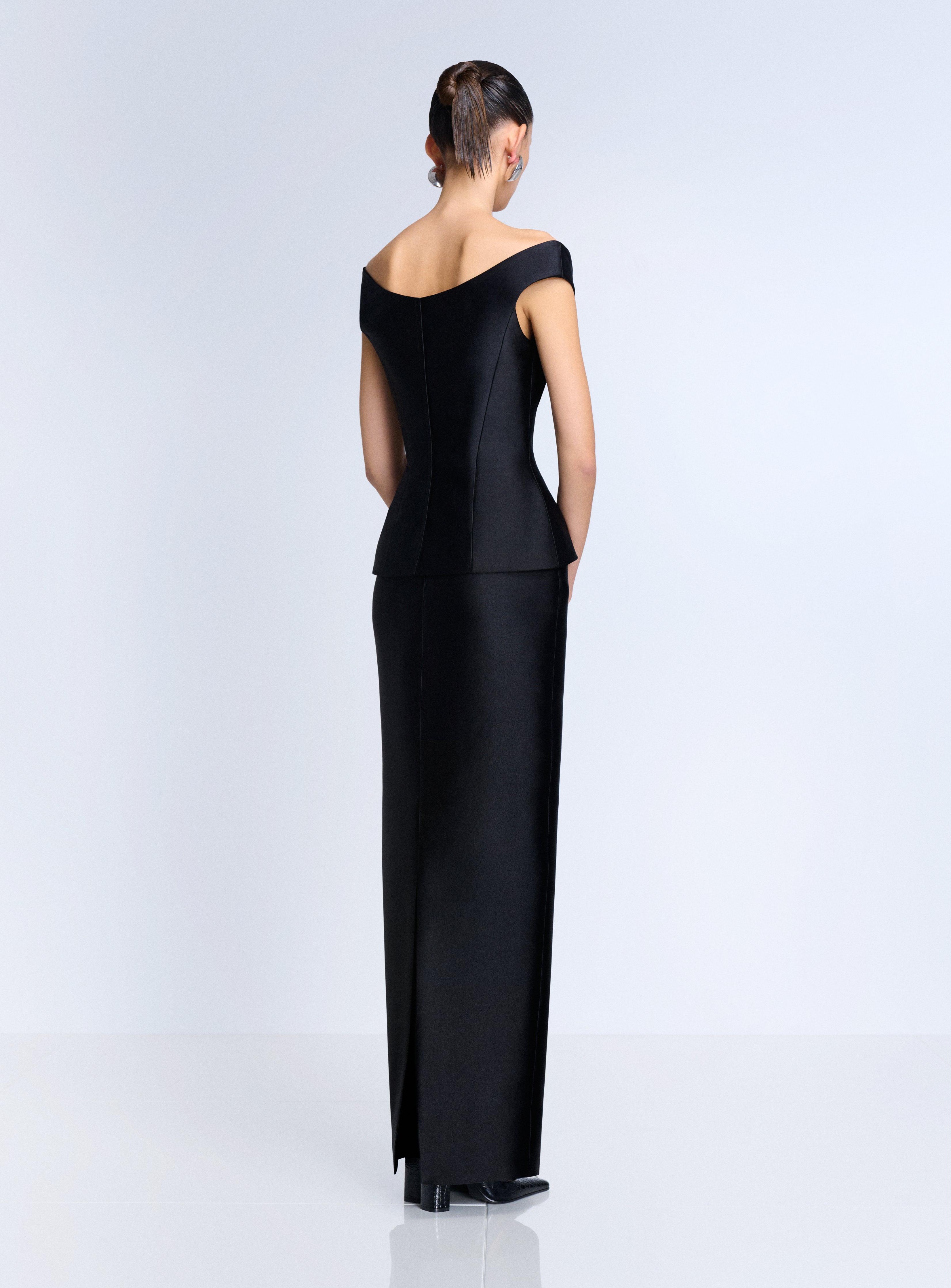 Solace London Pieta sukienka maxi czarna hiszpanka
