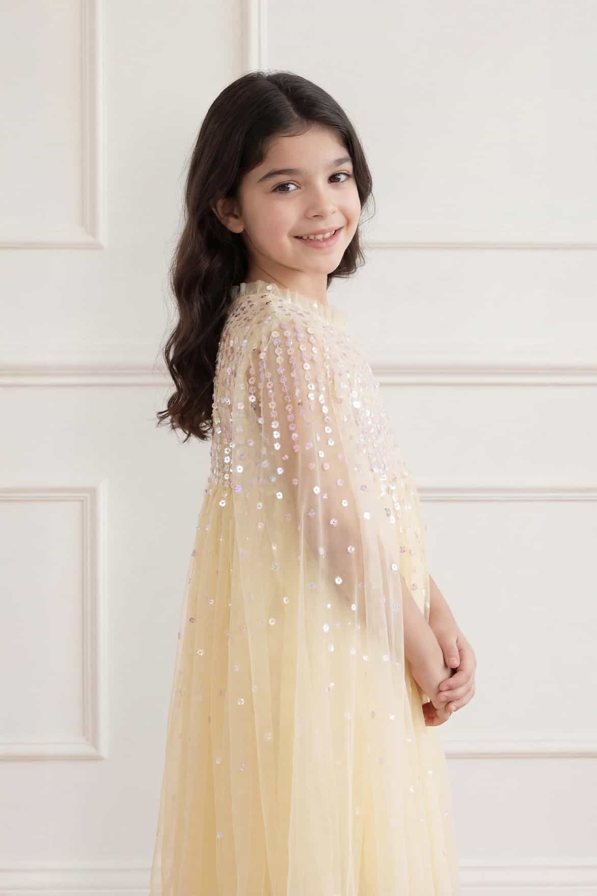Needle & Thread Moonlight Sequin Cape Kids Dress sukienka żółta cekinowa