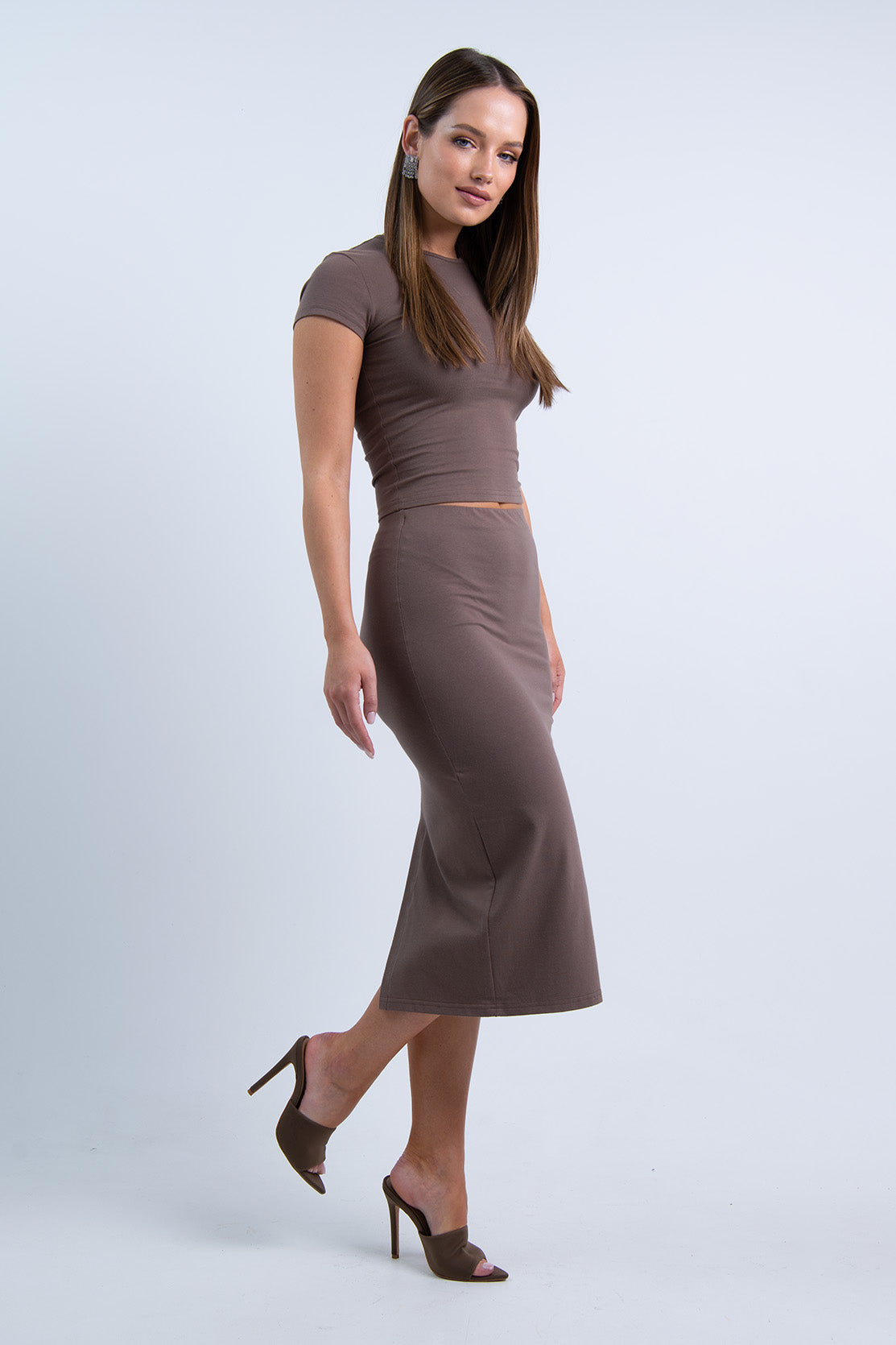 Nudyess Minimal spódnica midi Chocolate rozporek