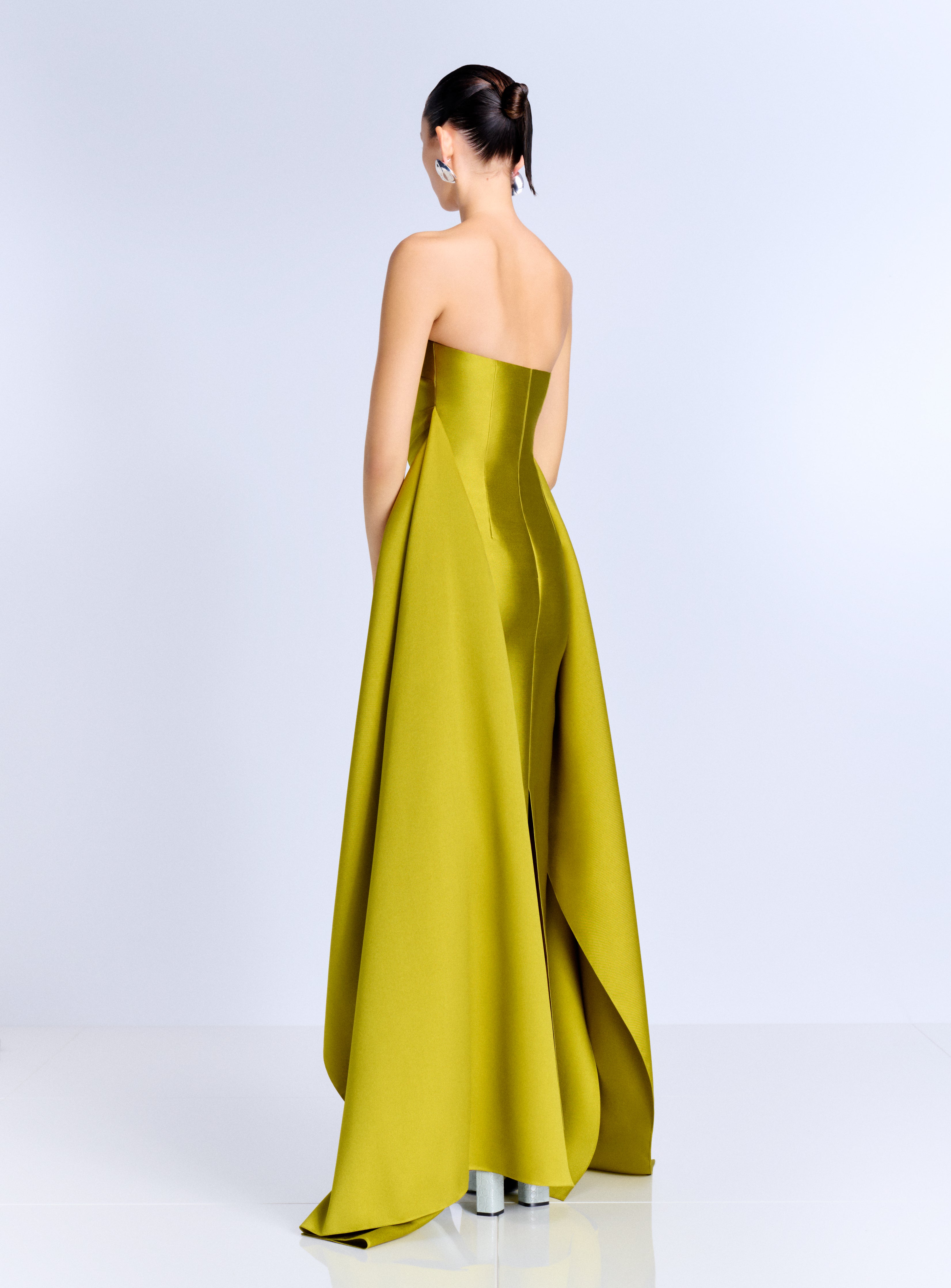 Solace London Elara sukienka wieczorowa chartreuse maxi