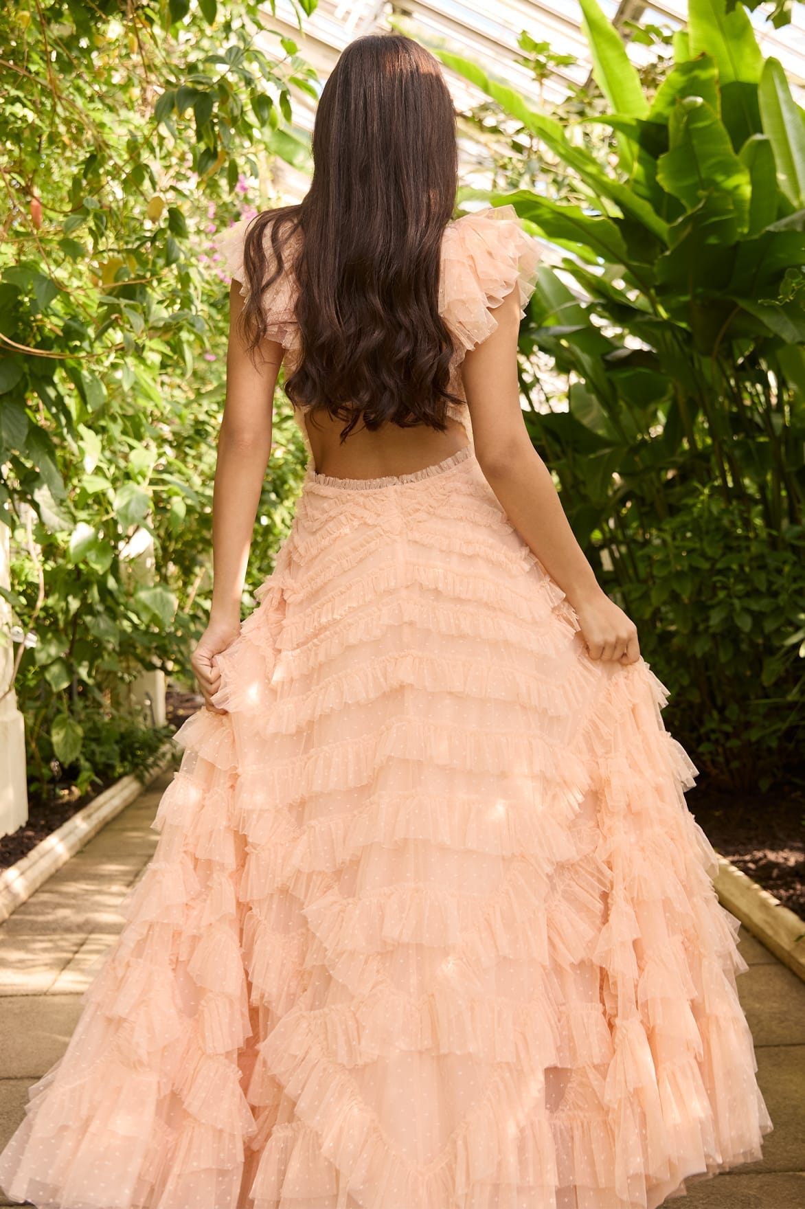 Needle & Thread Lola Backless suknia Pink odkryte plecy