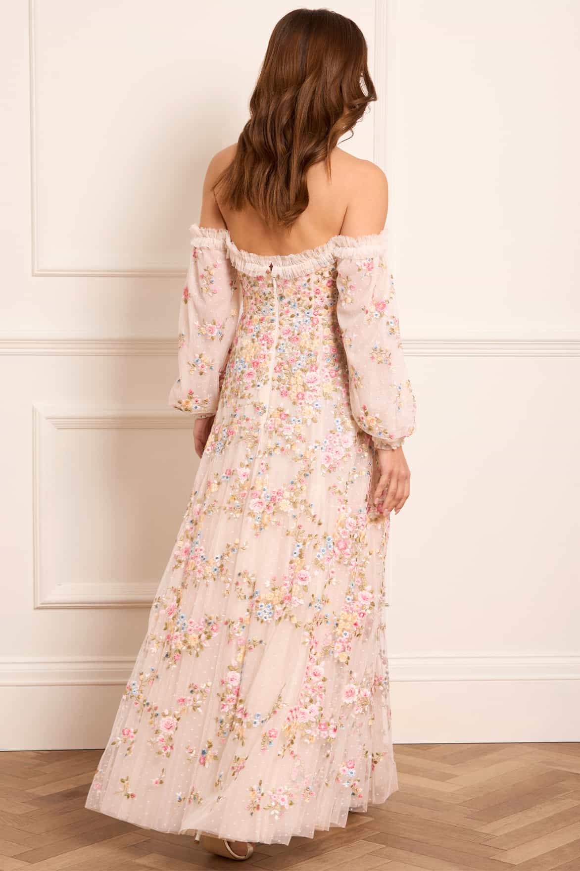 Needle & Thread Lunaria Wreath Gown sukienka kremowa haft