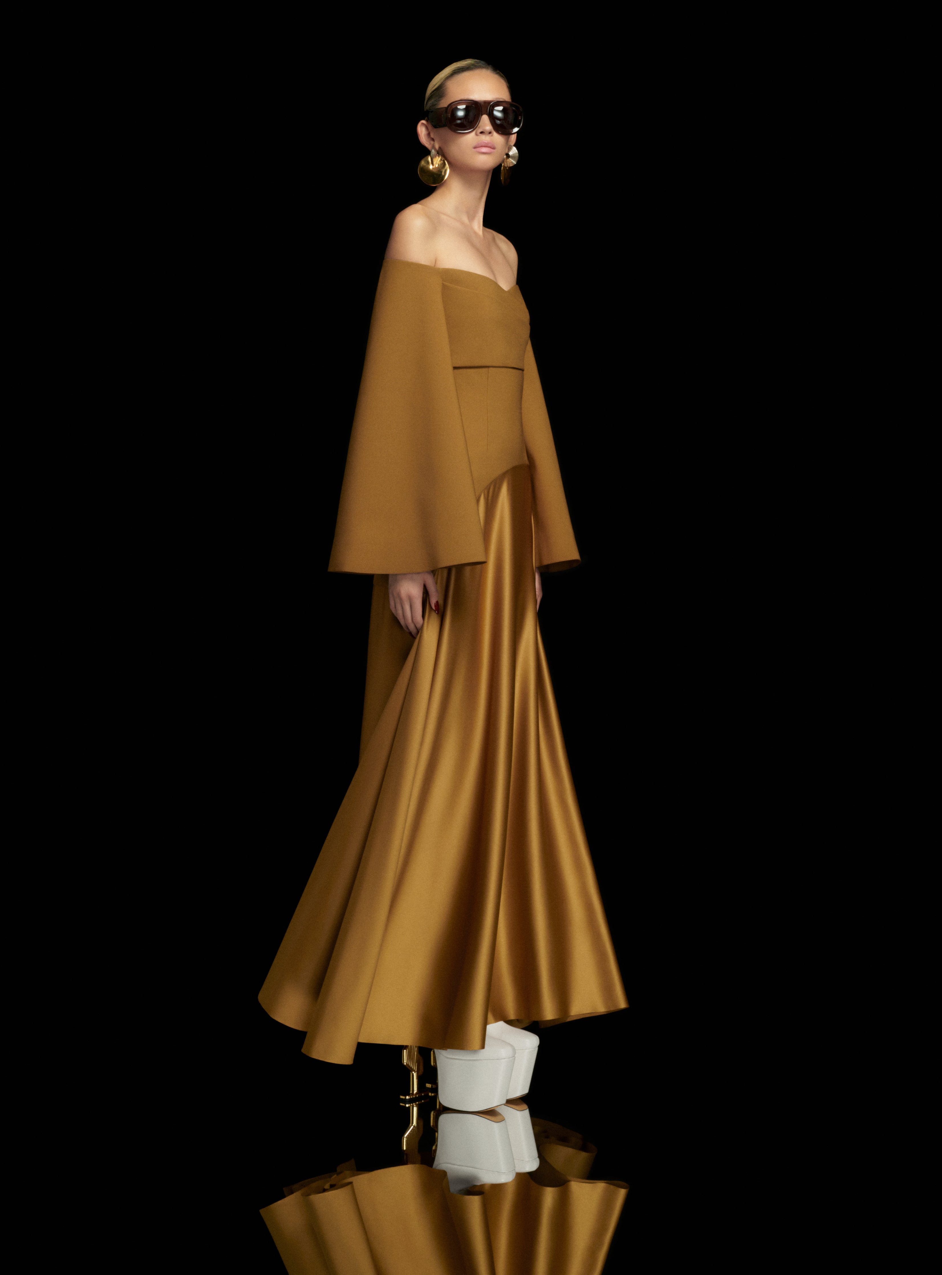 Solace London Rina sukienka wieczorowa maxi złota