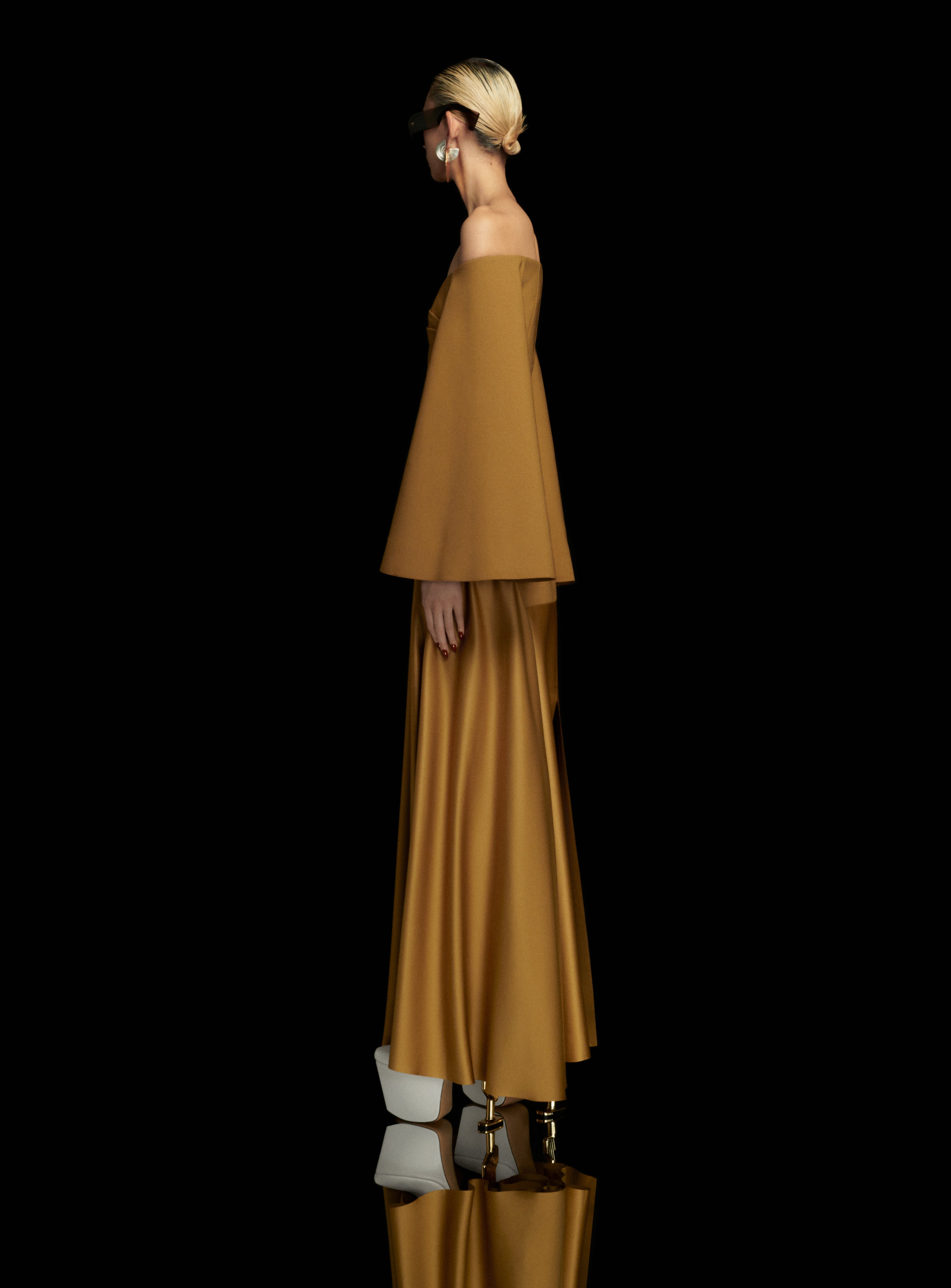 Solace London Rina sukienka wieczorowa maxi złota