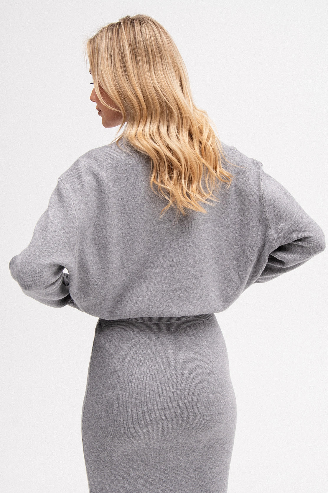 Nudyess Natalie komplet Gray sweter + spódnica midi