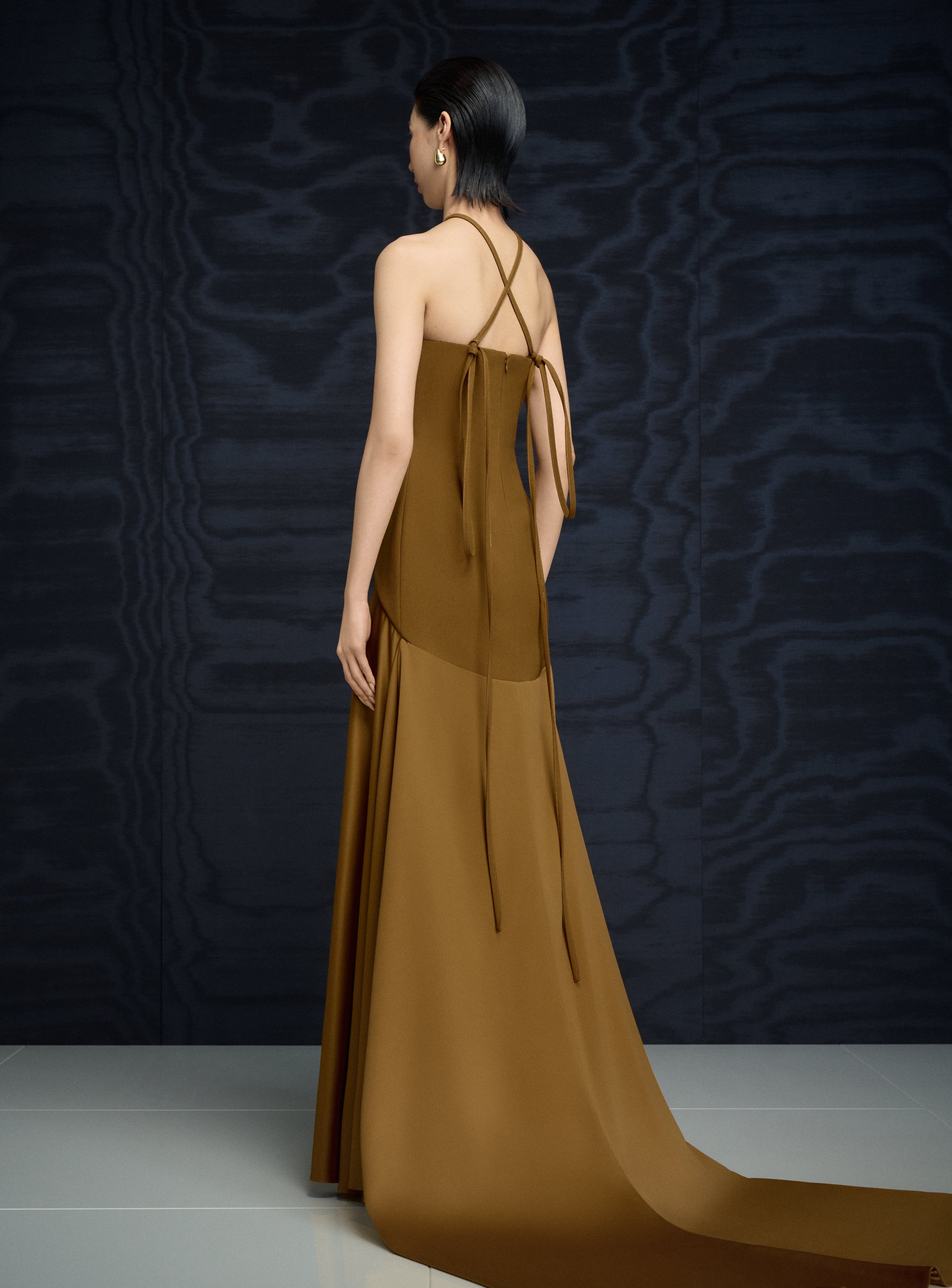 Solace London Florie sukienka złota halter