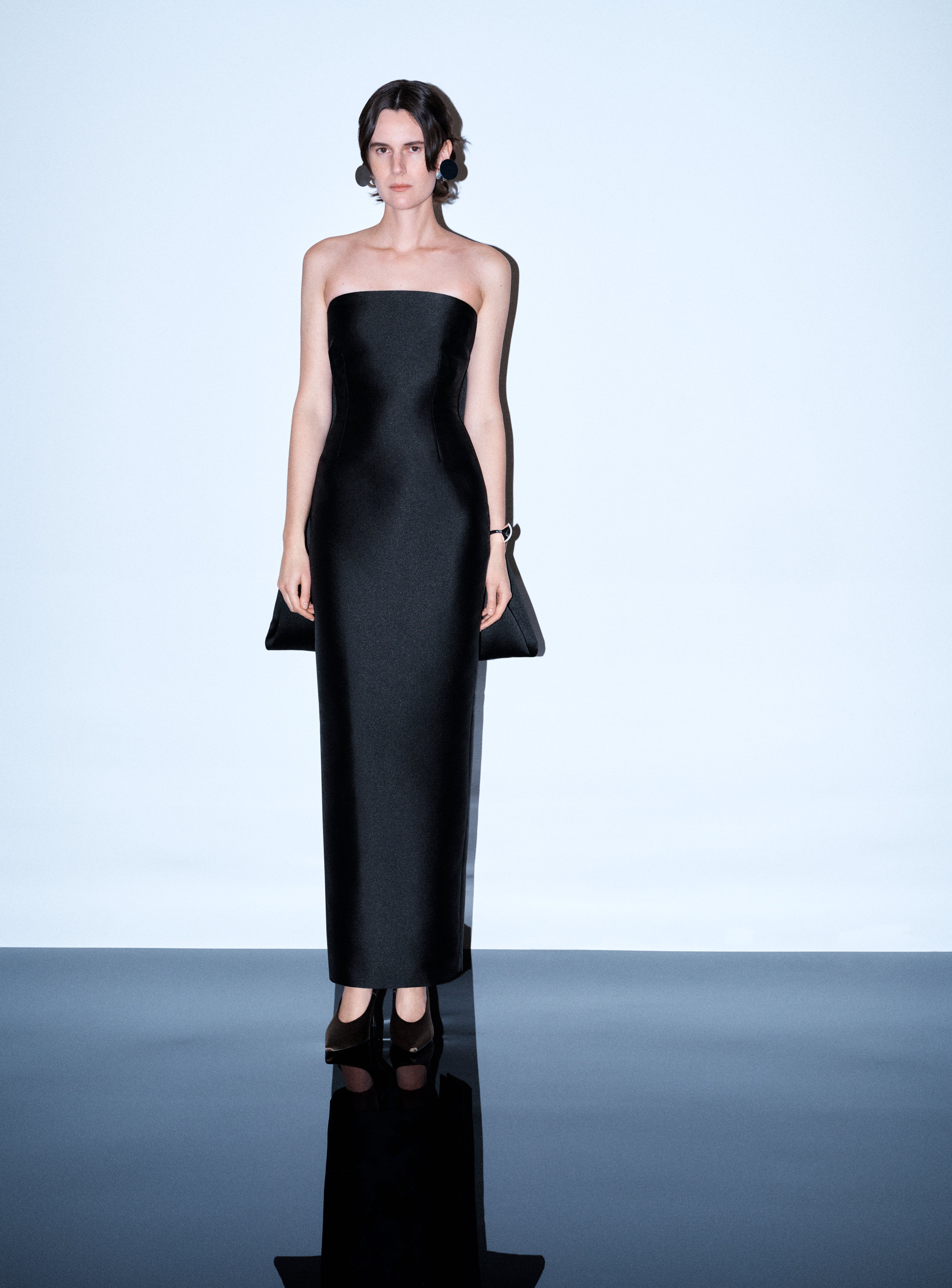 Solace London Dandridge sukienka maxi czarna plisowana