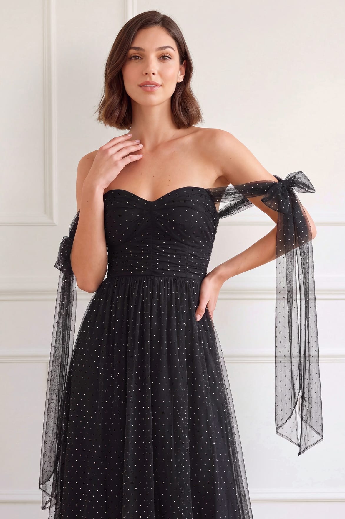 Needle & Thread Amaya Shimmer Gown sukienka czarna z kryształami