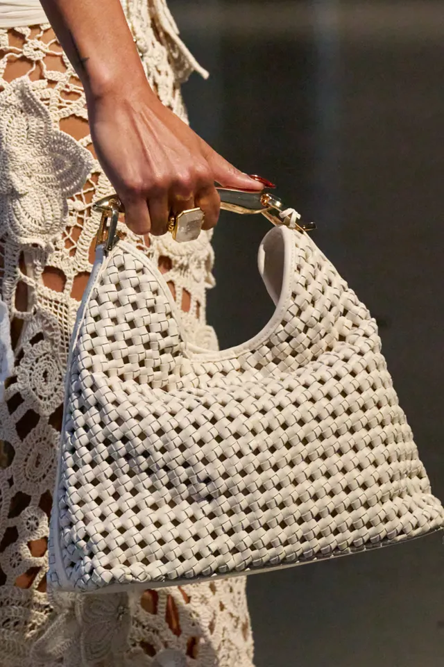 Bronx and Banco Sofia Woven Mini torebka biała skórzana