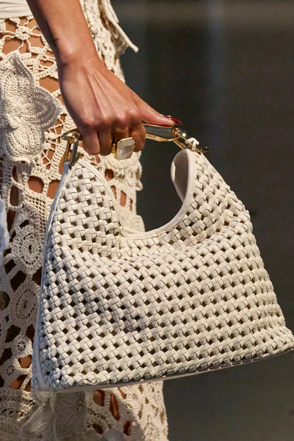 Bronx and Banco Sofia Woven Mini torebka biała skórzana