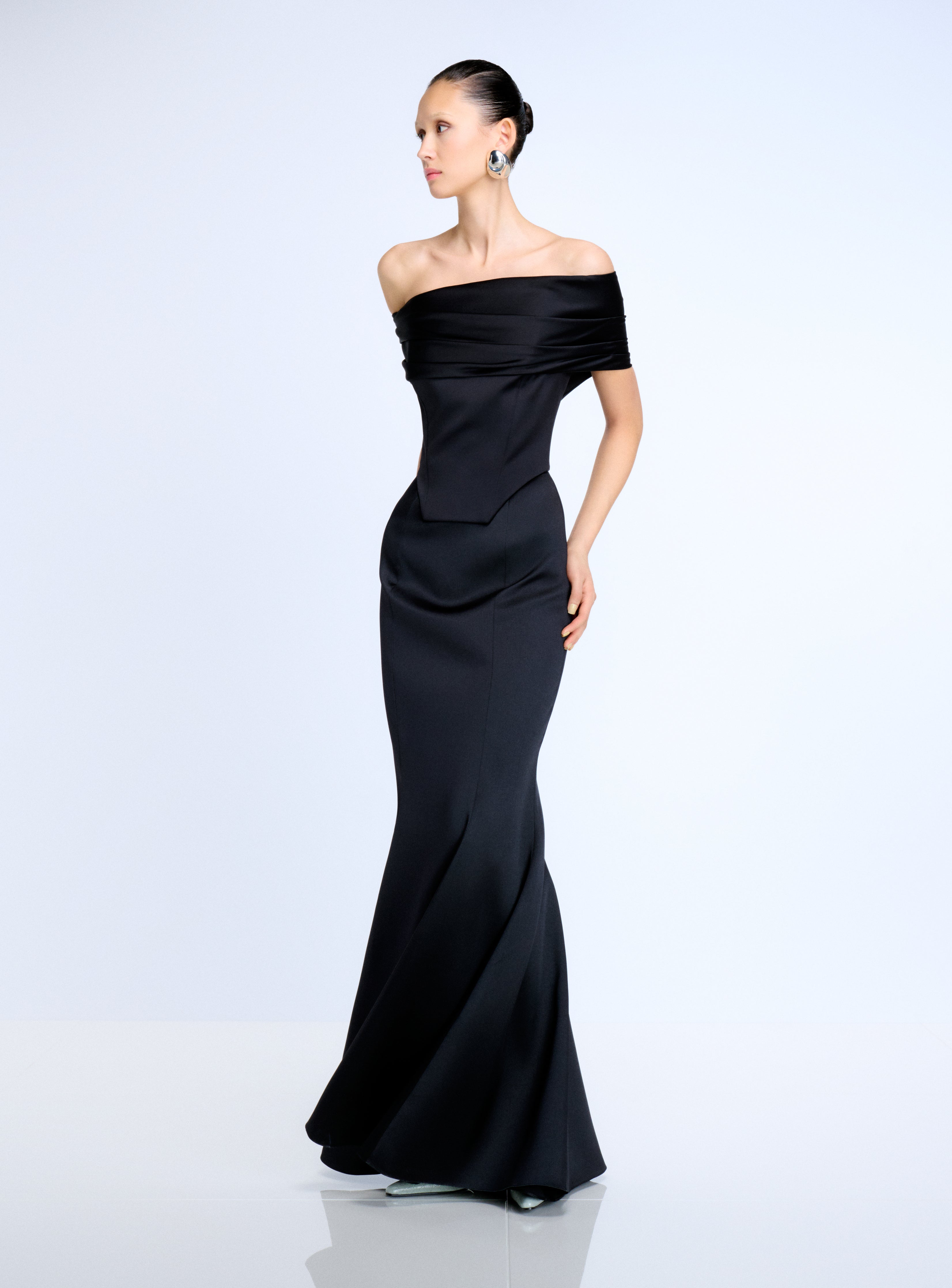 Solace London Alta sukienka wieczorowa czarna gorsetowa maxi