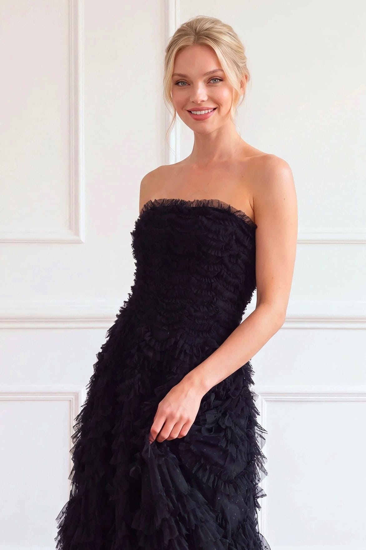 Needle & Thread Thalia Strapless Gown suknia wieczorowa czarna