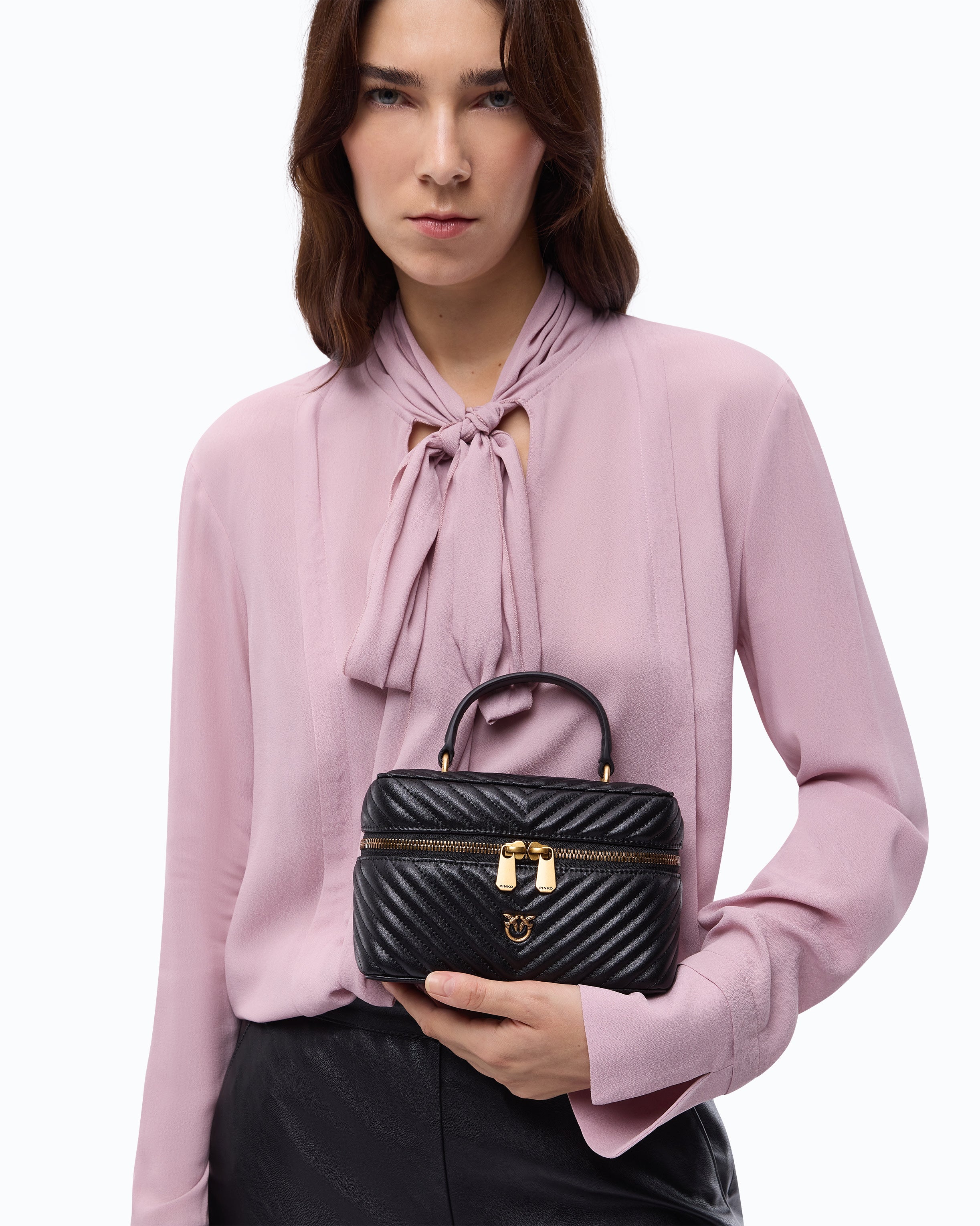 Pinko Vanity Soft Mini kosmetyczka czarna zygzak