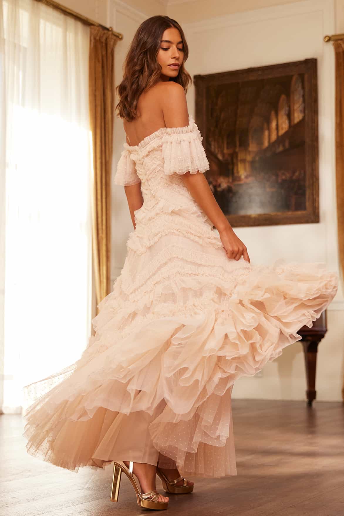 Needle & Thread Elia Off-Shoulder Gown suknia Beige tiul