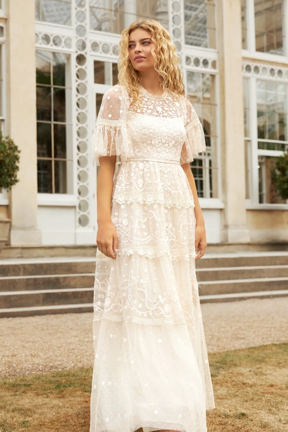 Needle & Thread Midsummer Lace Round Neck Gown suknia szampańska haft