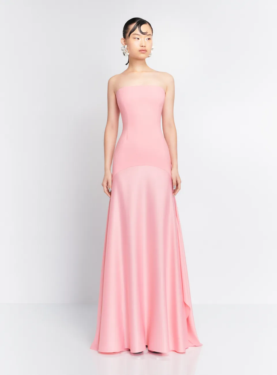 Solace London Alessandra sukienka maxi pudrowy róż bez ramiączek