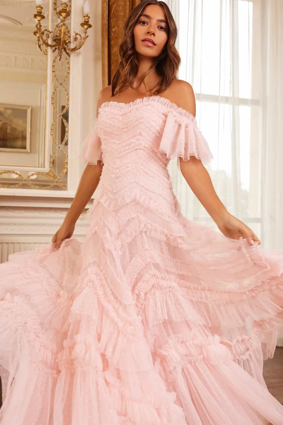 Needle & Thread Elia Off-Shoulder Gown sukienka róż falbany