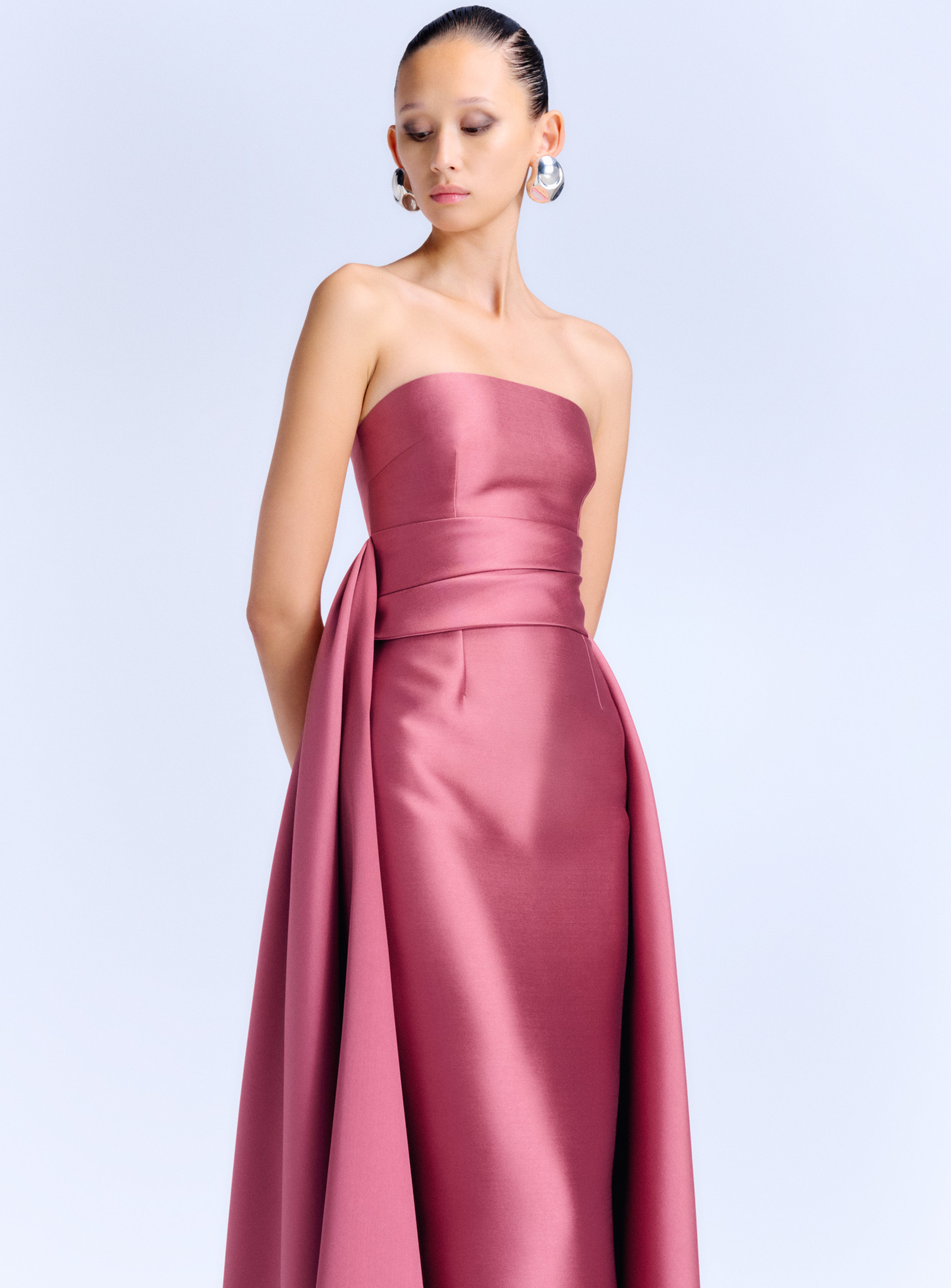 Solace London Elara sukienka różowa maxi