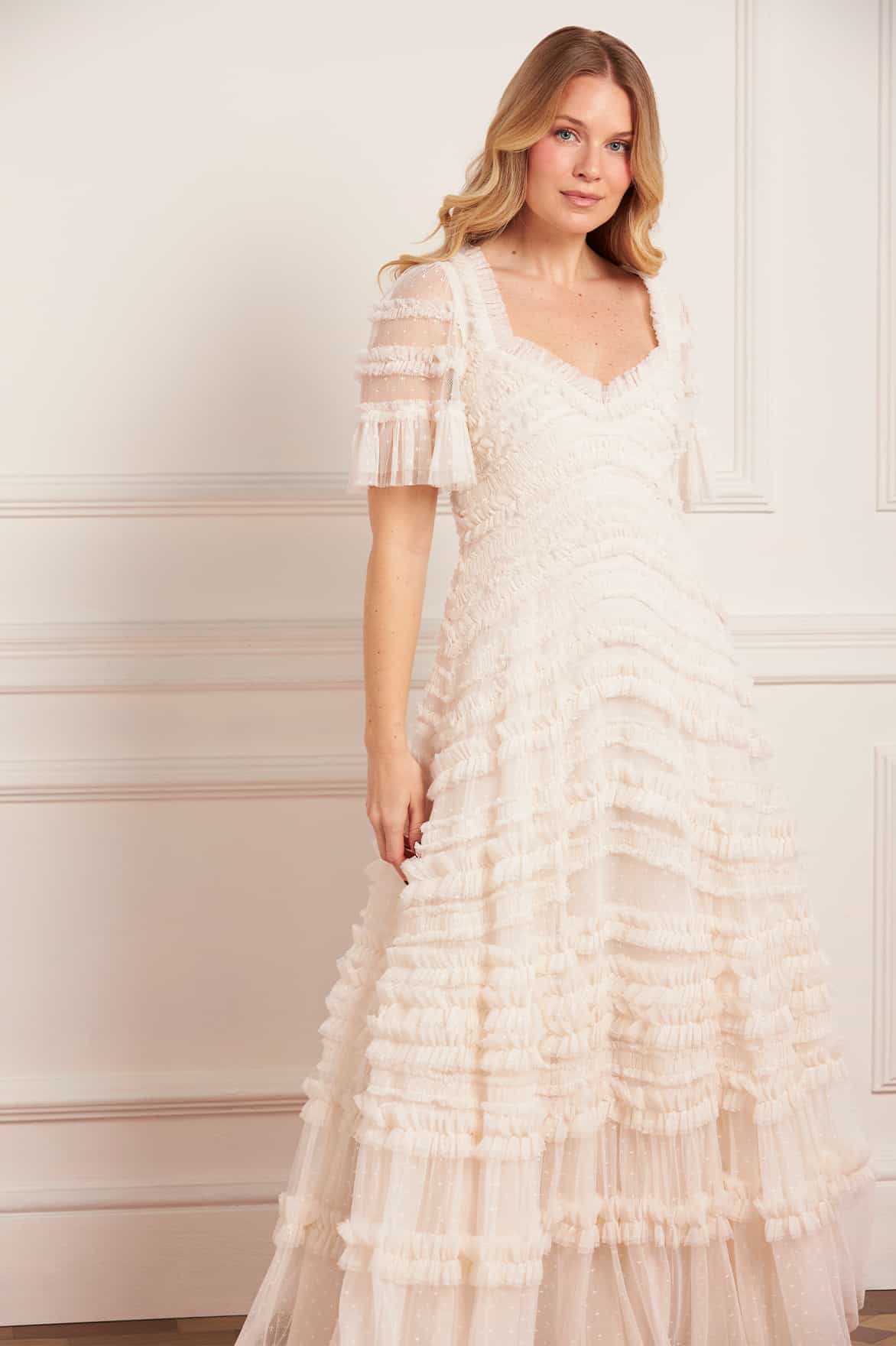 Needle & Thread Amara Gown suknia kremowa falbany
