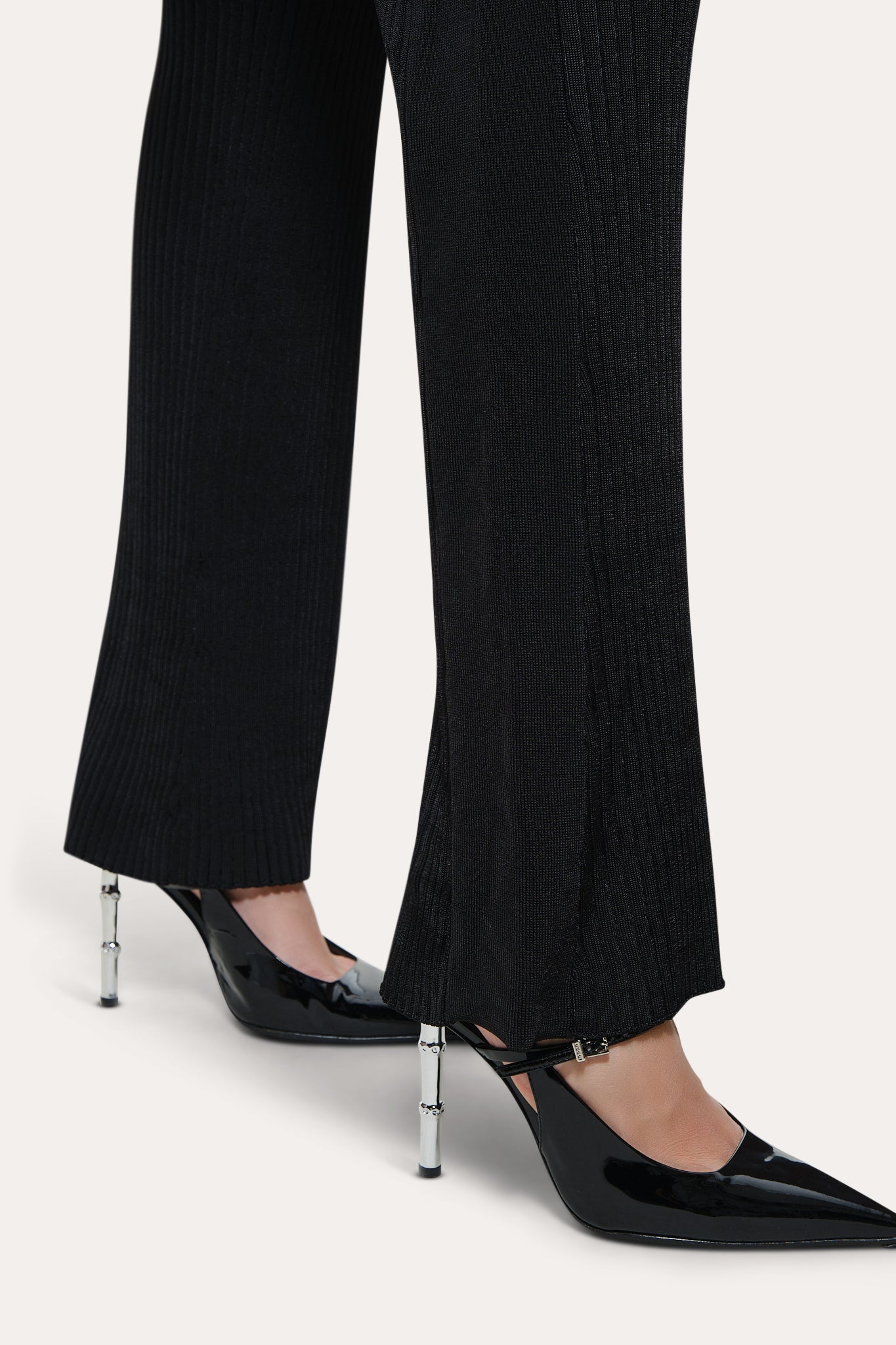 Elie Tahari Roxanne E35YR206 spodnie czarne flare