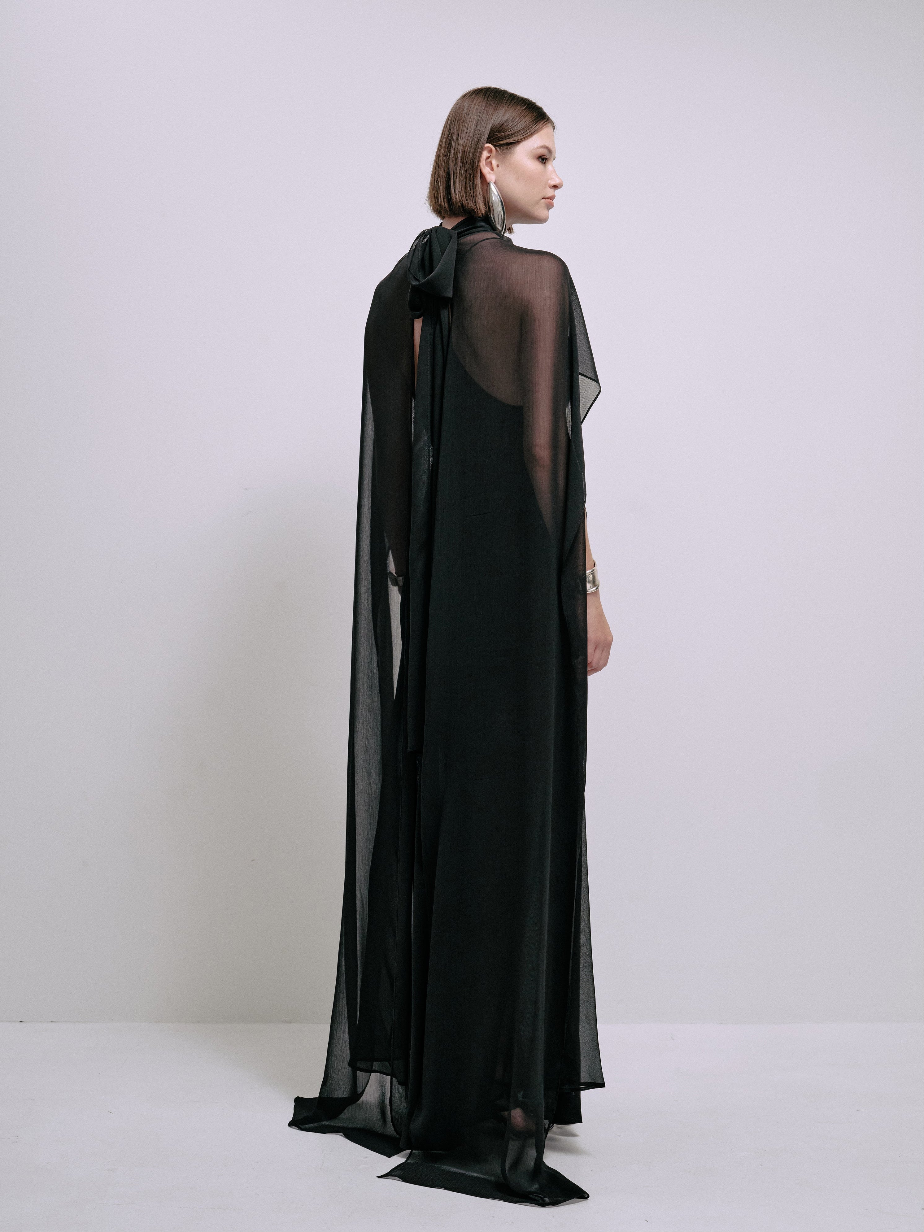 Delfi Collective Antonella sukienka czarna satynowa