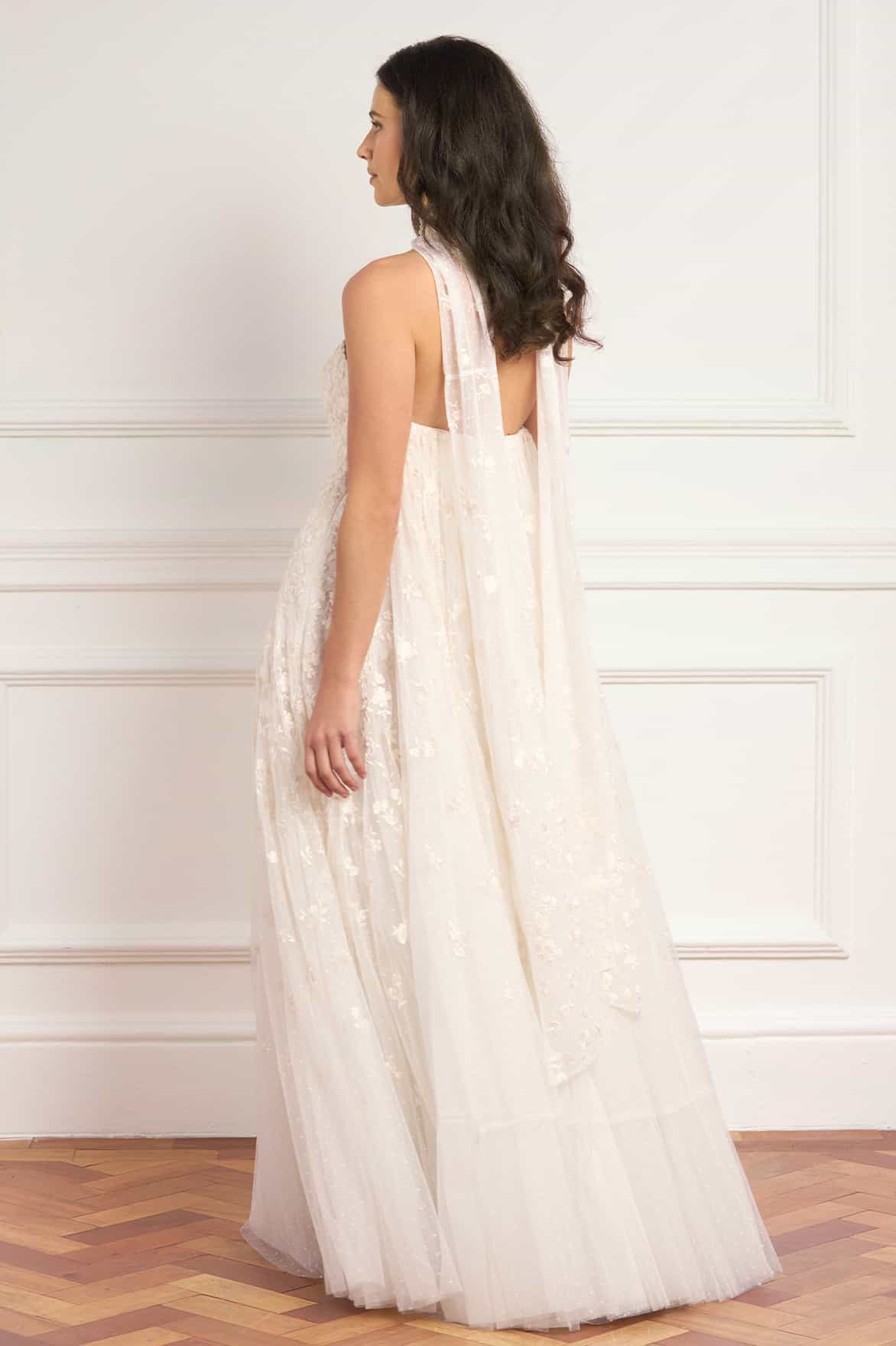Needle & Thread Lea Ditsy Strapless Cape Gown sukienka biała haftowana