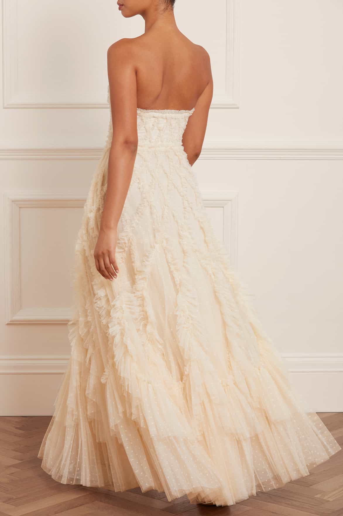 Needle & Thread Rosella Ruffle Strapless suknia wieczorowa cream gorsetowa