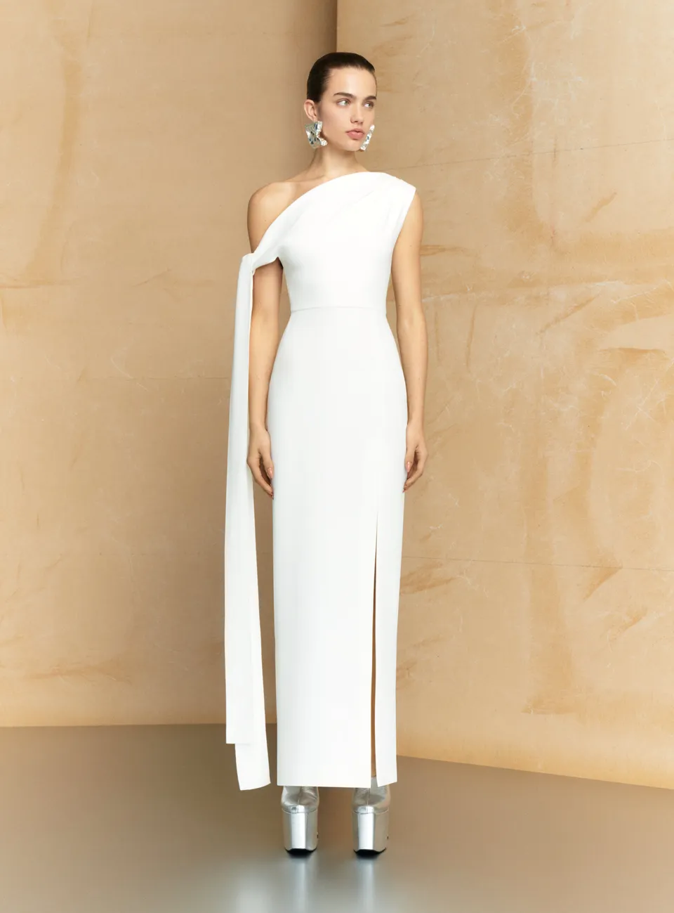 Solace London Irina sukienka maxi kremowa