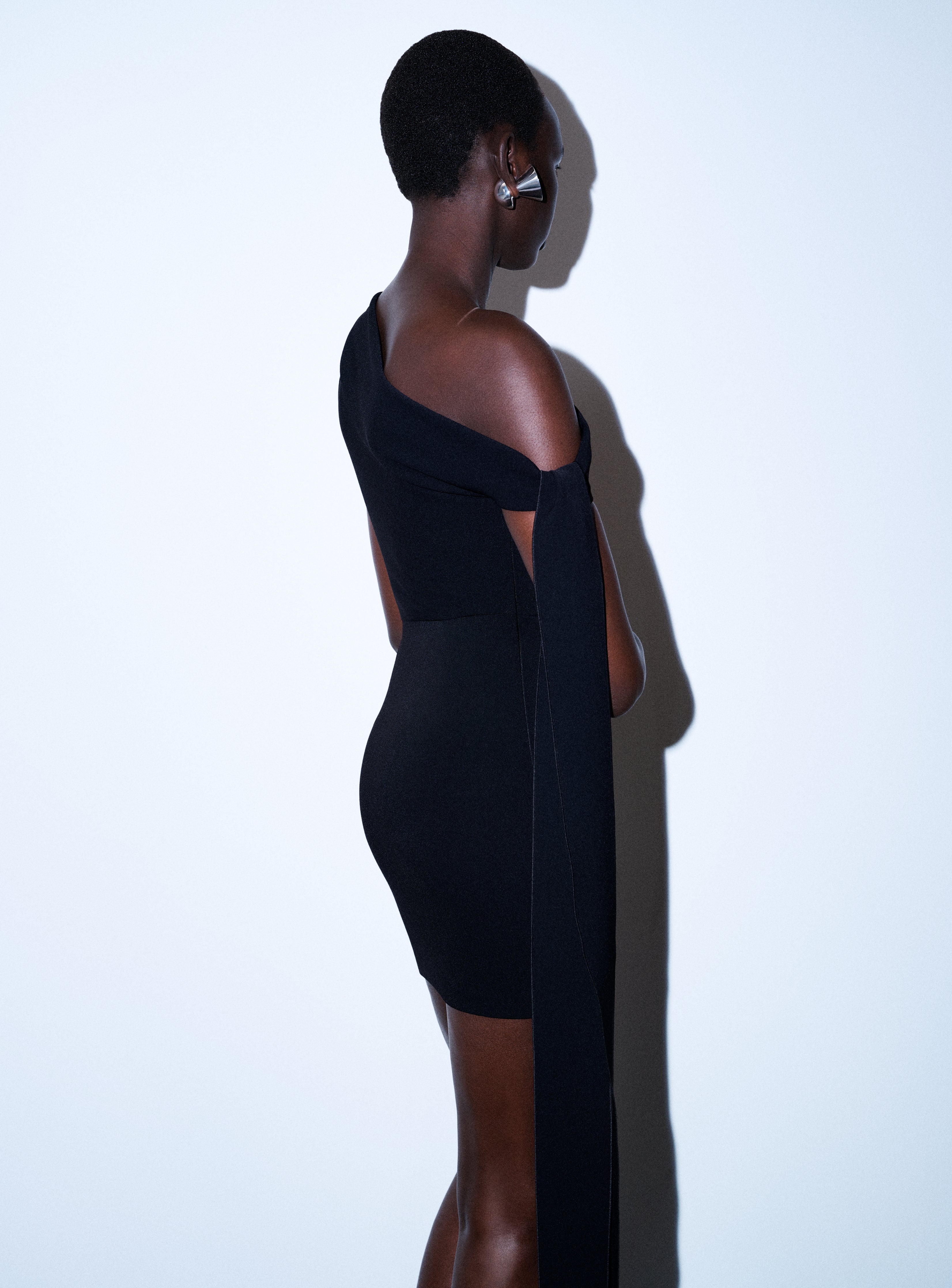 Solace London The Gardner Mini Dress sukienka czarna asymetryczna