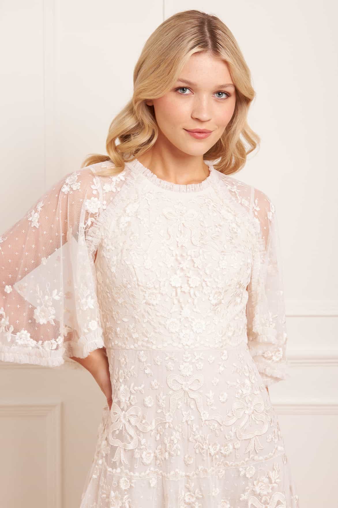 Needle & Thread Bonnie Bow Gown suknia kremowa haft