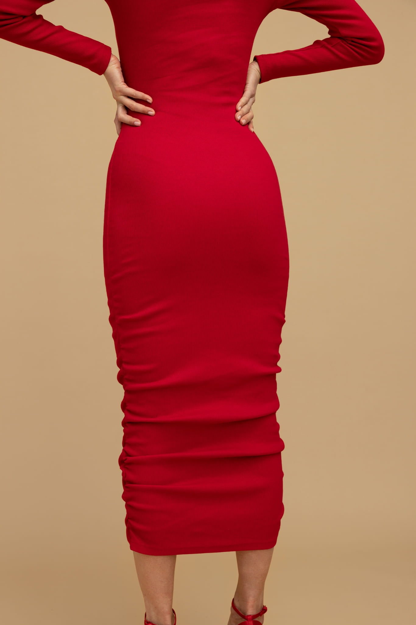Nudyess Kiss sukienka midi prążkowana Red