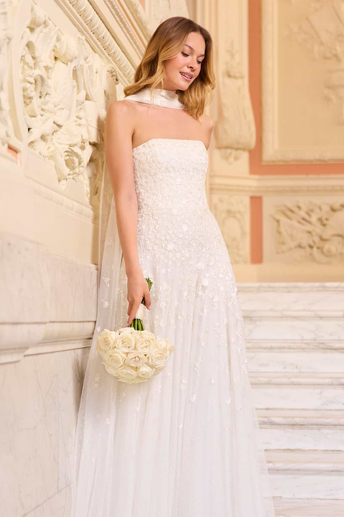 Needle & Thread Lea Ditsy Strapless Cape Gown sukienka biała haftowana