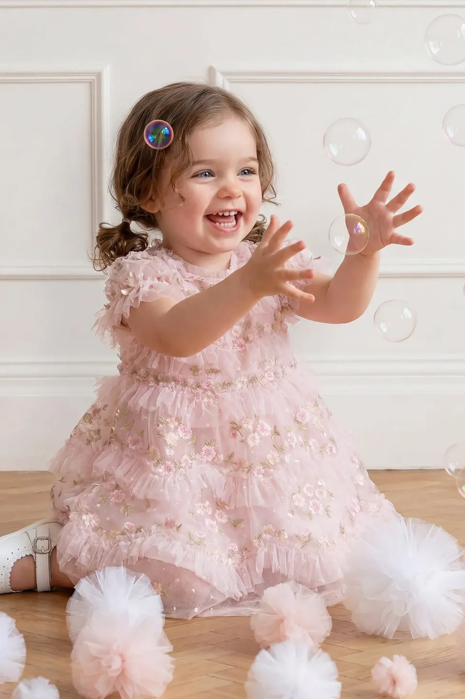 Needle & Thread Daisy Wave Baby Dress sukienka róż haft