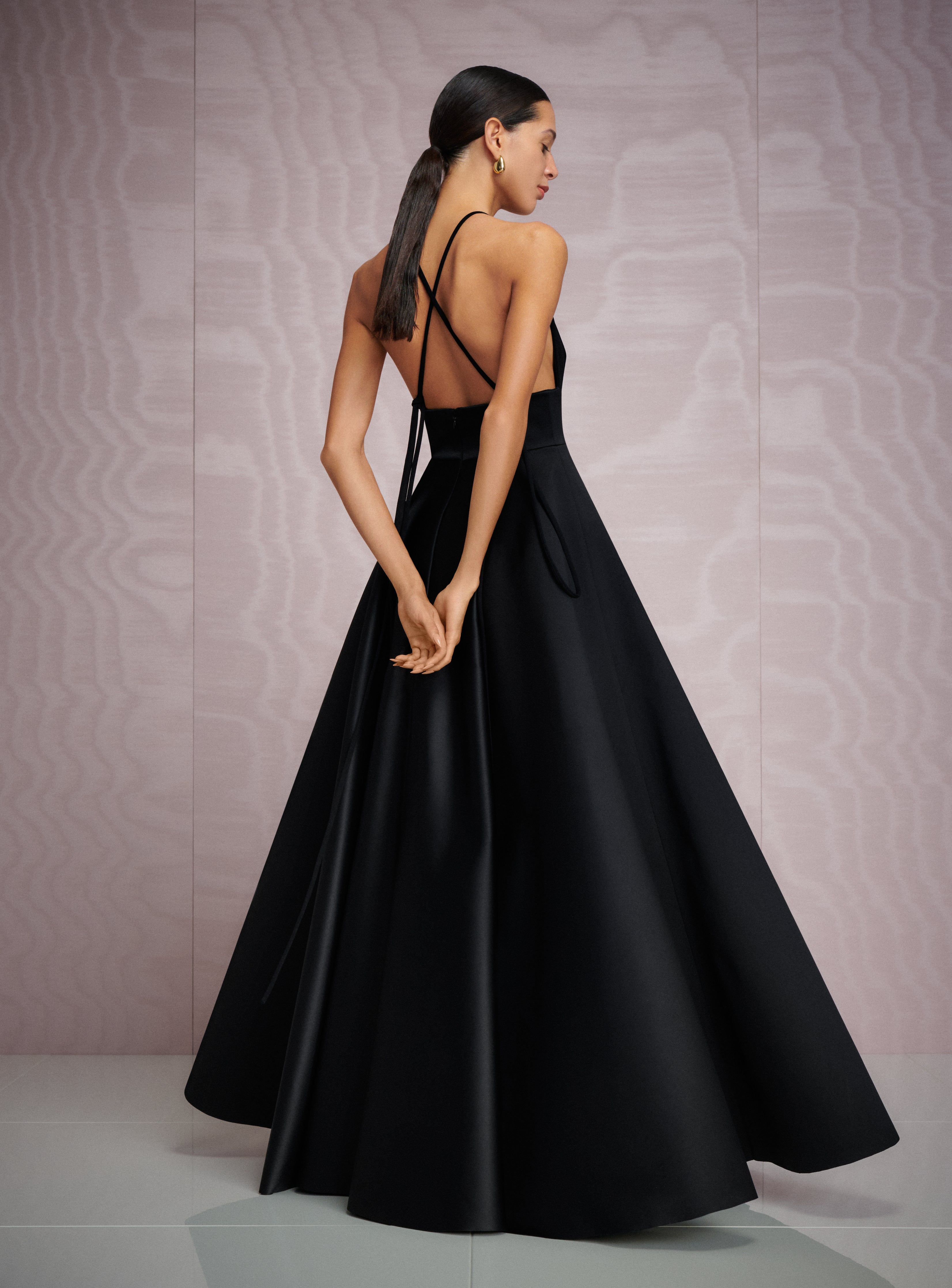 Solace London Avallon sukienka wieczorowa czarna maxi